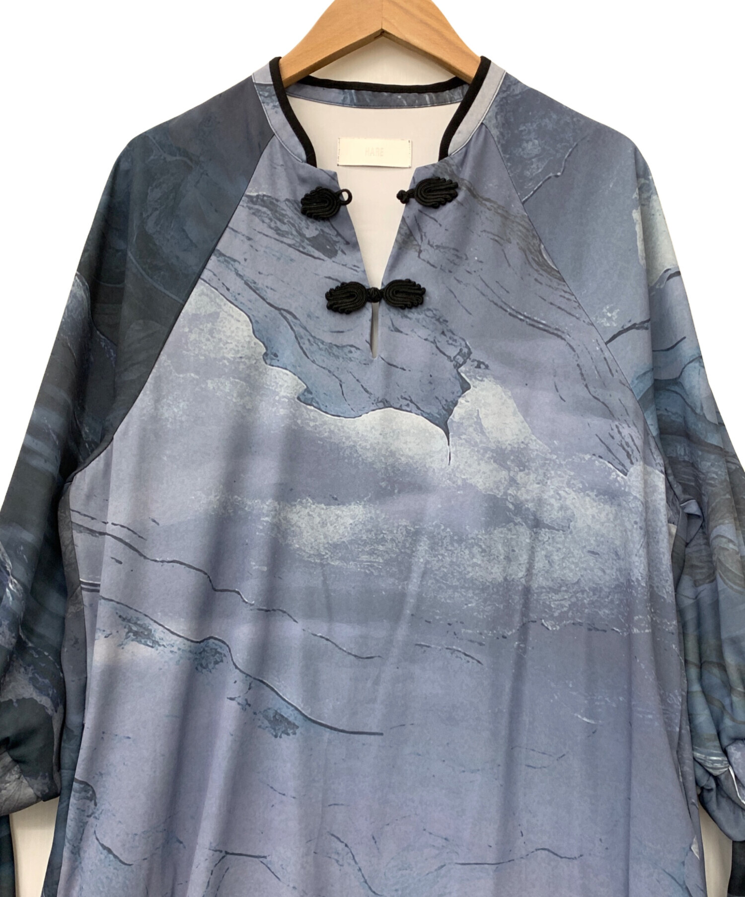 中古・古着通販】HARE (ハレ) Landscapeチャイナワンピース ブルー