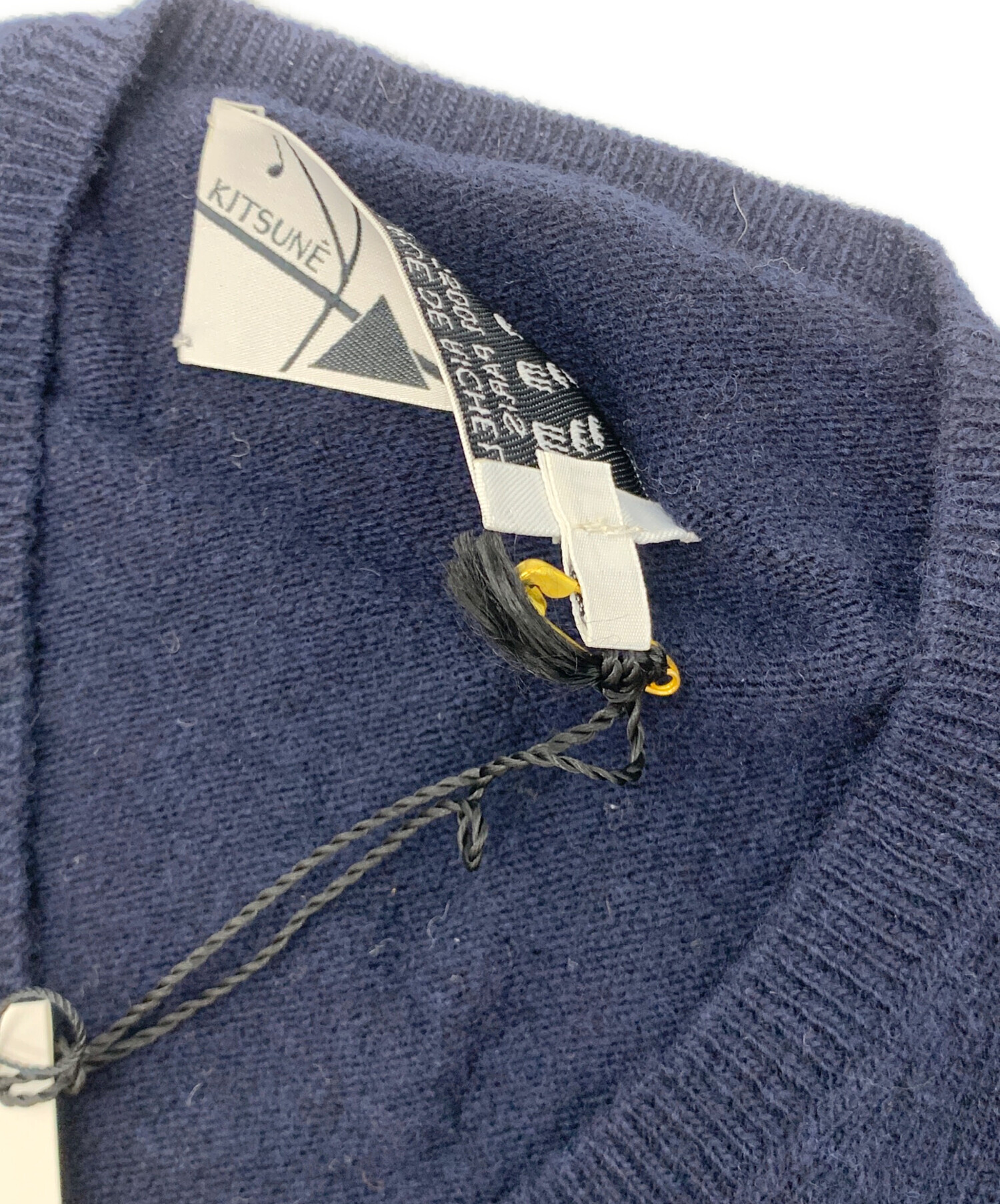 中古・古着通販】MAISON KITSUNE (メゾンキツネ) Vネックセーター