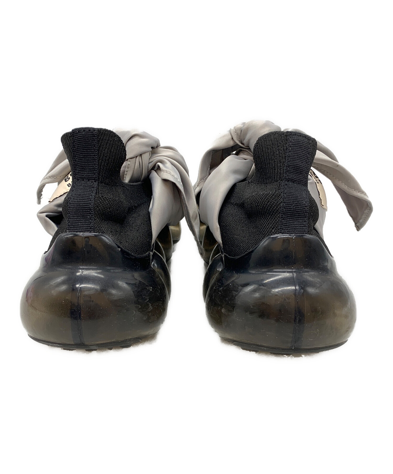 中古・古着通販】grounds (グラウンズ) JEWELRY HANKIE PUMPS ブラック