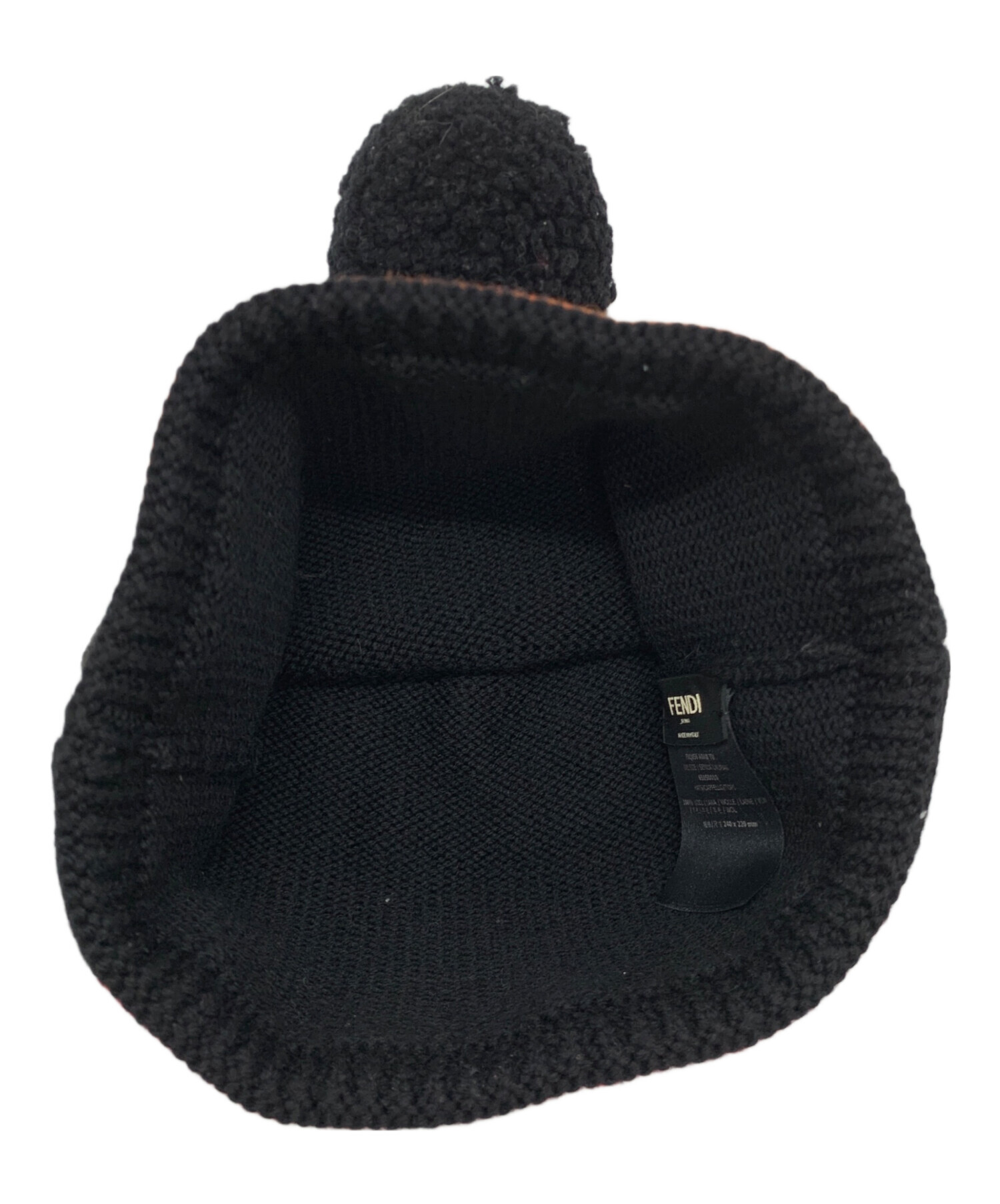 専用 Fendi ブラックファー付きニット帽 Fendi ブラックファー付きニット帽