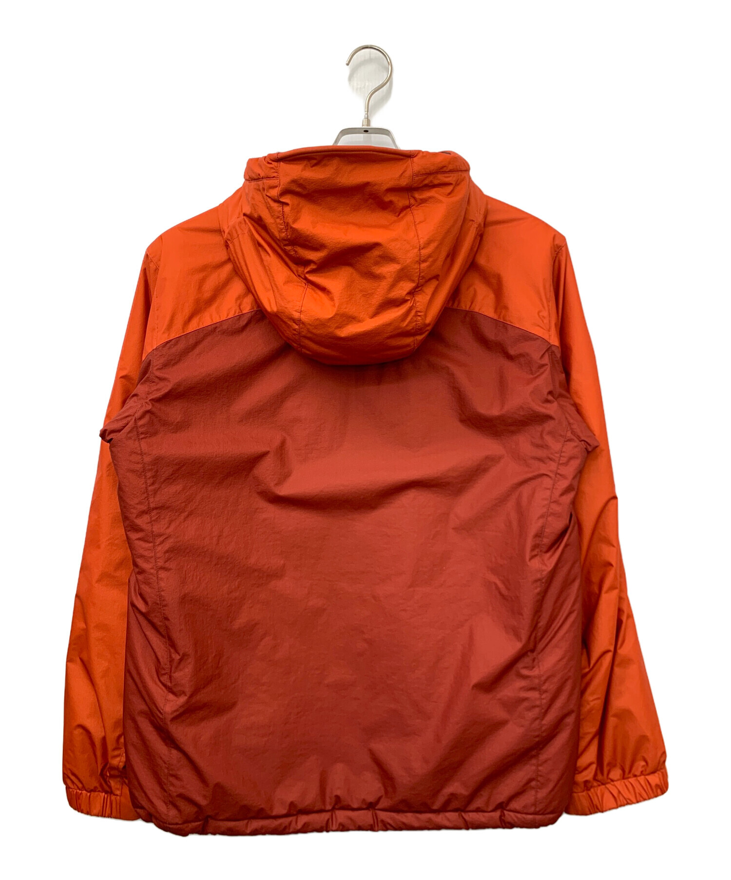 中古・古着通販】mont-bell (モンベル) フラットアイアンパーカ レッド 中古・古着通販】mont-bell (モンベル) フラットアイアンパーカ レッド