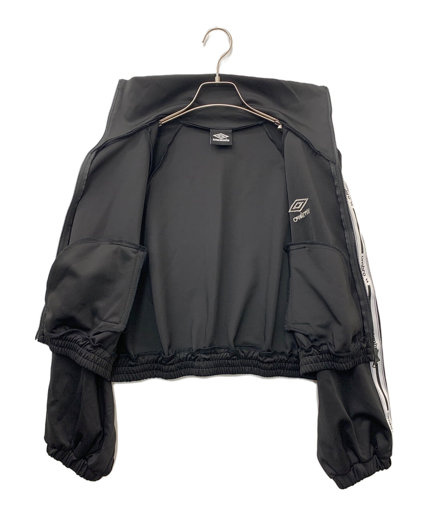 UMBRO ジップアップジャケット 黒 中古・古着通販】UMBRO (アンブロ) ジップアップジャケット ブラック