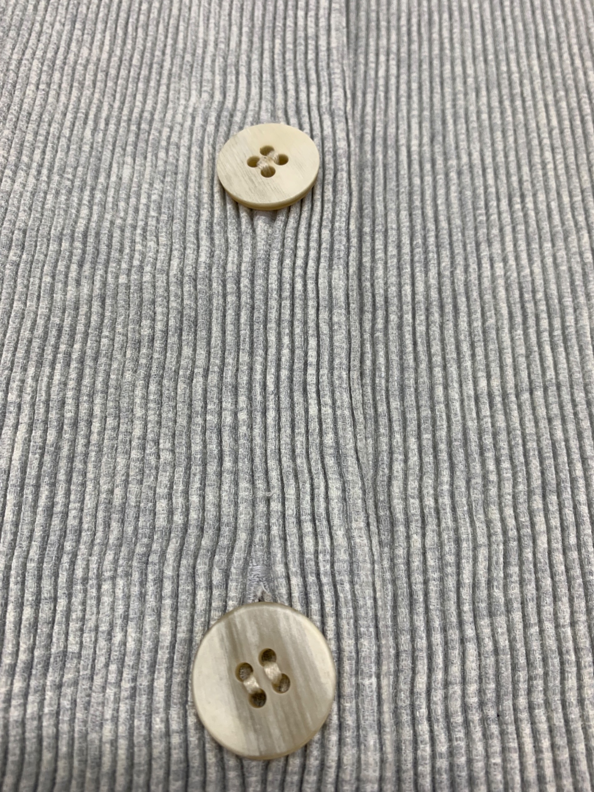 【新品タグ付】ISSEY MIYAKE イッセイミヤケ サークルニット グレー 中古・古着通販】ISSEY MIYAKE (イッセイミヤケ) プリーツカーディガン