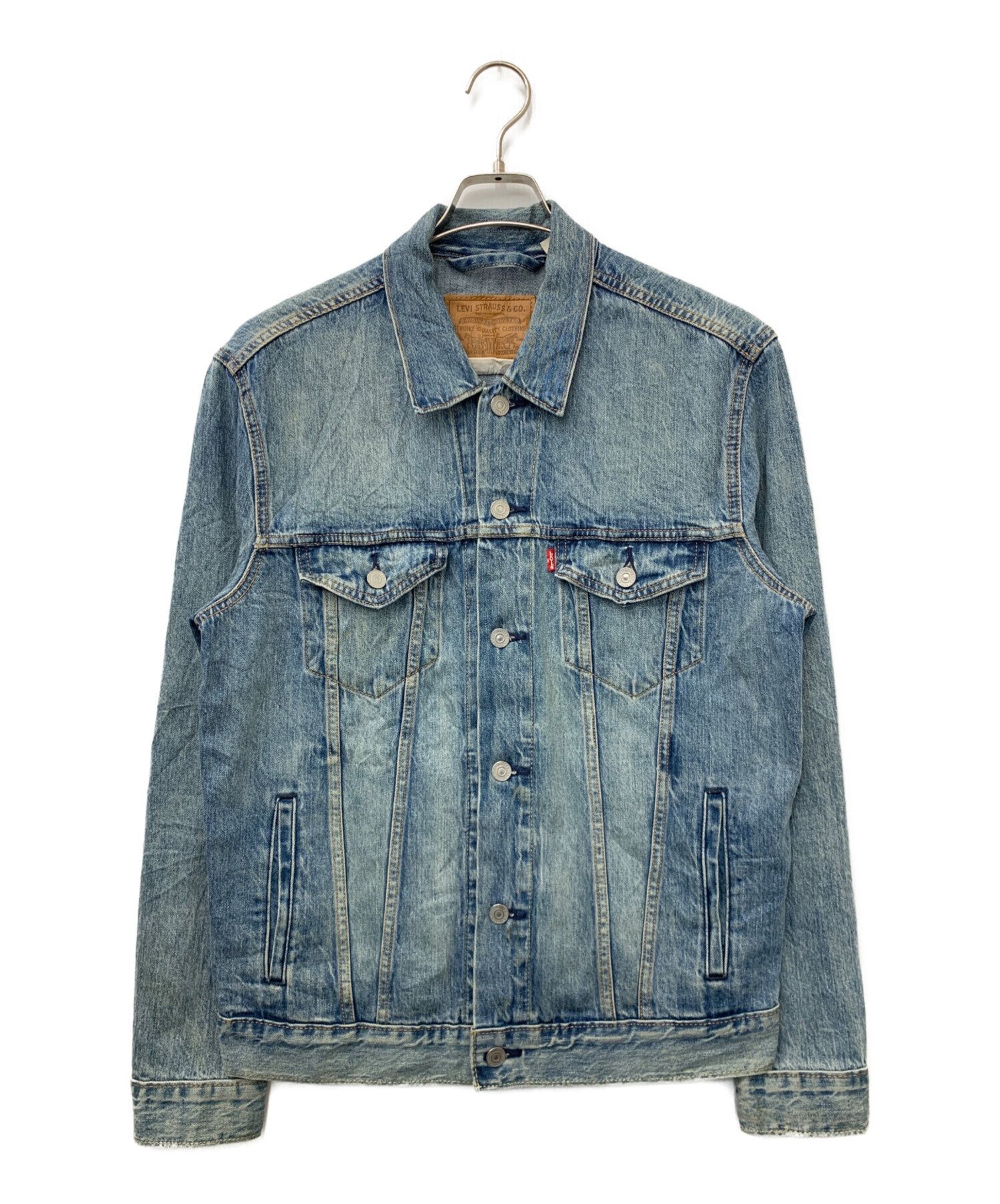 新品LEVI