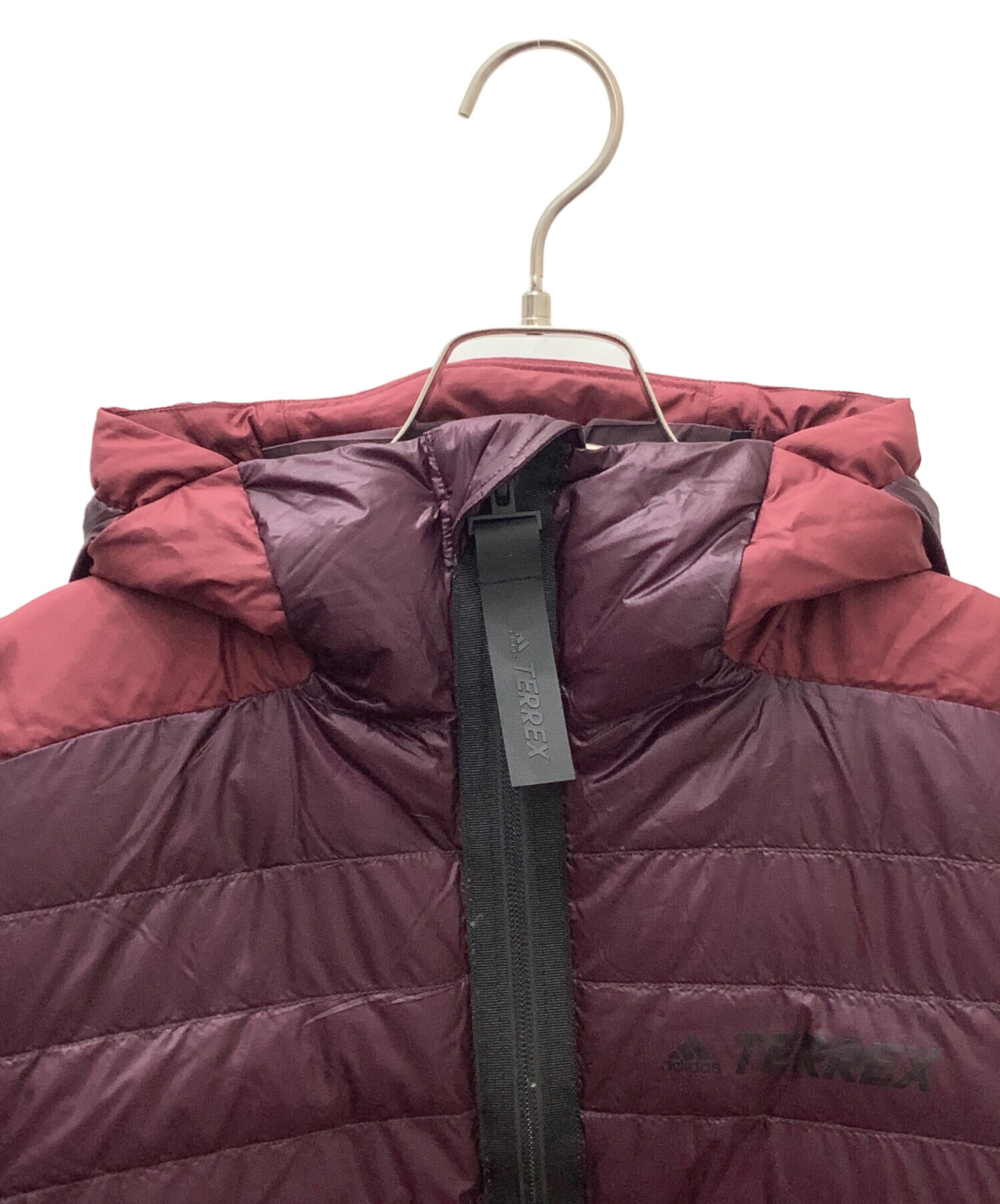 中古・古着通販】adidas (アディダス) ダウンジャケット レッド サイズ