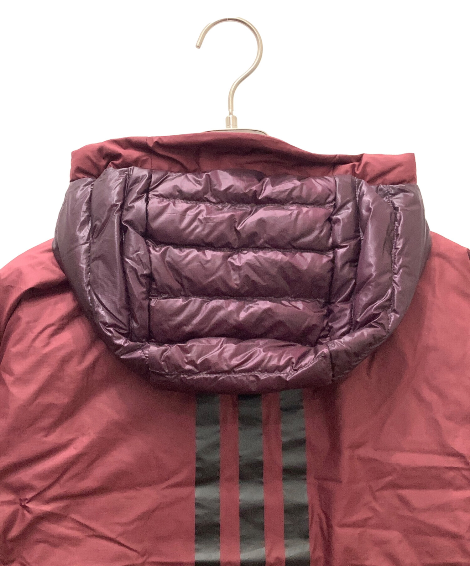 中古・古着通販】adidas (アディダス) ダウンジャケット レッド サイズ