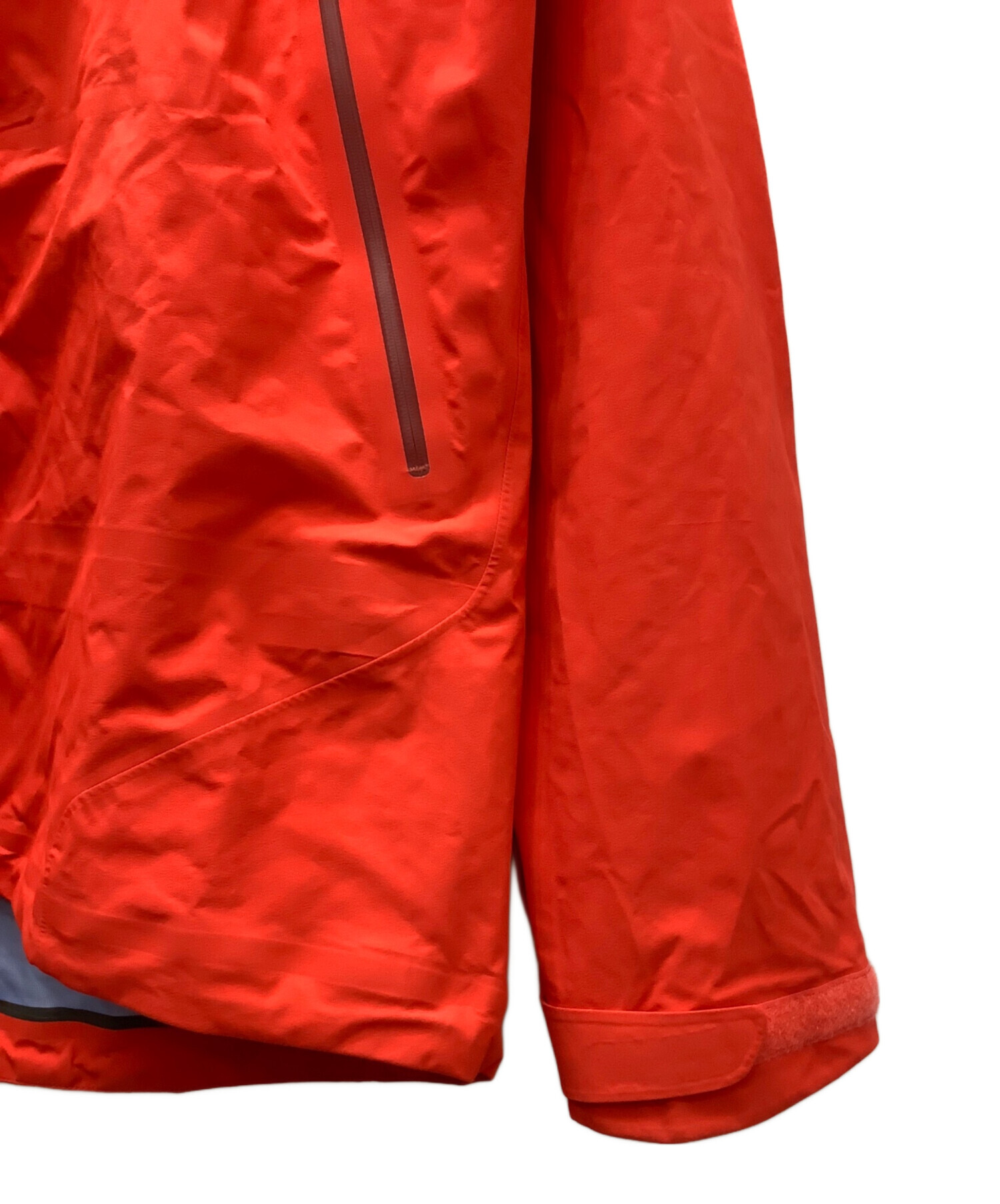 HAGLOFS ホグロフス パーカー M 赤 【古着】【中古】【送料無料】 HAGLOFS（ホグロフス） | レディースの古着・中古通販 | 【公式