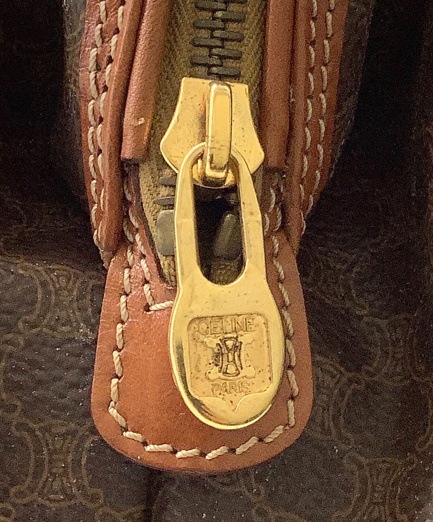 CELINE ブラウンレザーポーチ 中古・古着通販】CELINE (セリーヌ) コスメポーチ ブラウン