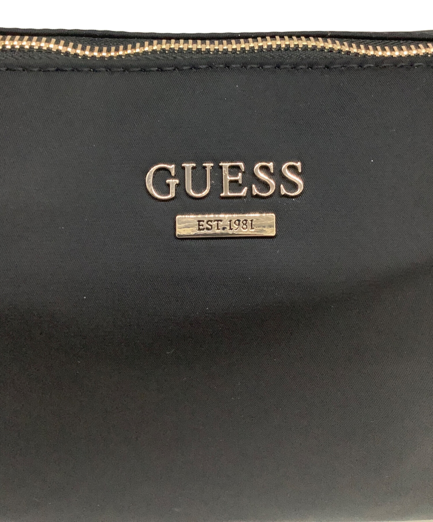 GUESS ゲス ショルダーバッグ  ロゴ金具　ナイロン NN9676014   ブラック レディース / 240001197354 GUESS - GUESS ゲス ショルダーバッグ ロゴ金具 ナイロン NN9676014