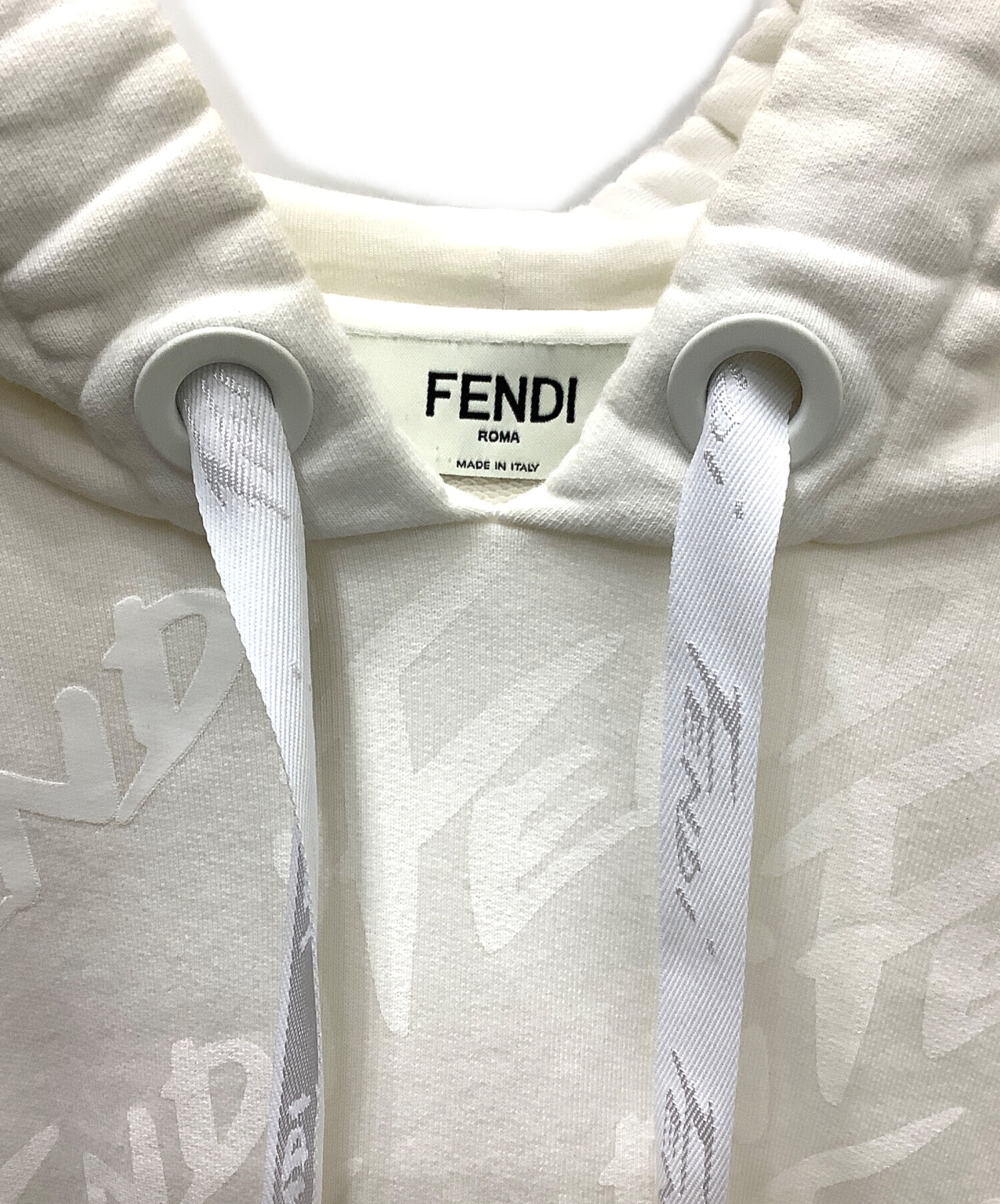 中古・古着通販】FENDI (フェンディ) プルオーバーパーカー アイボリー