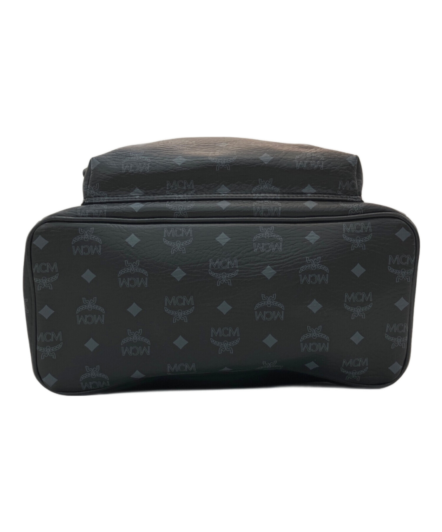 MCM スタッズ付き ブラック リュック 中古・古着通販】MCM (エムシーエム) ロゴスタッズリュック ブラック