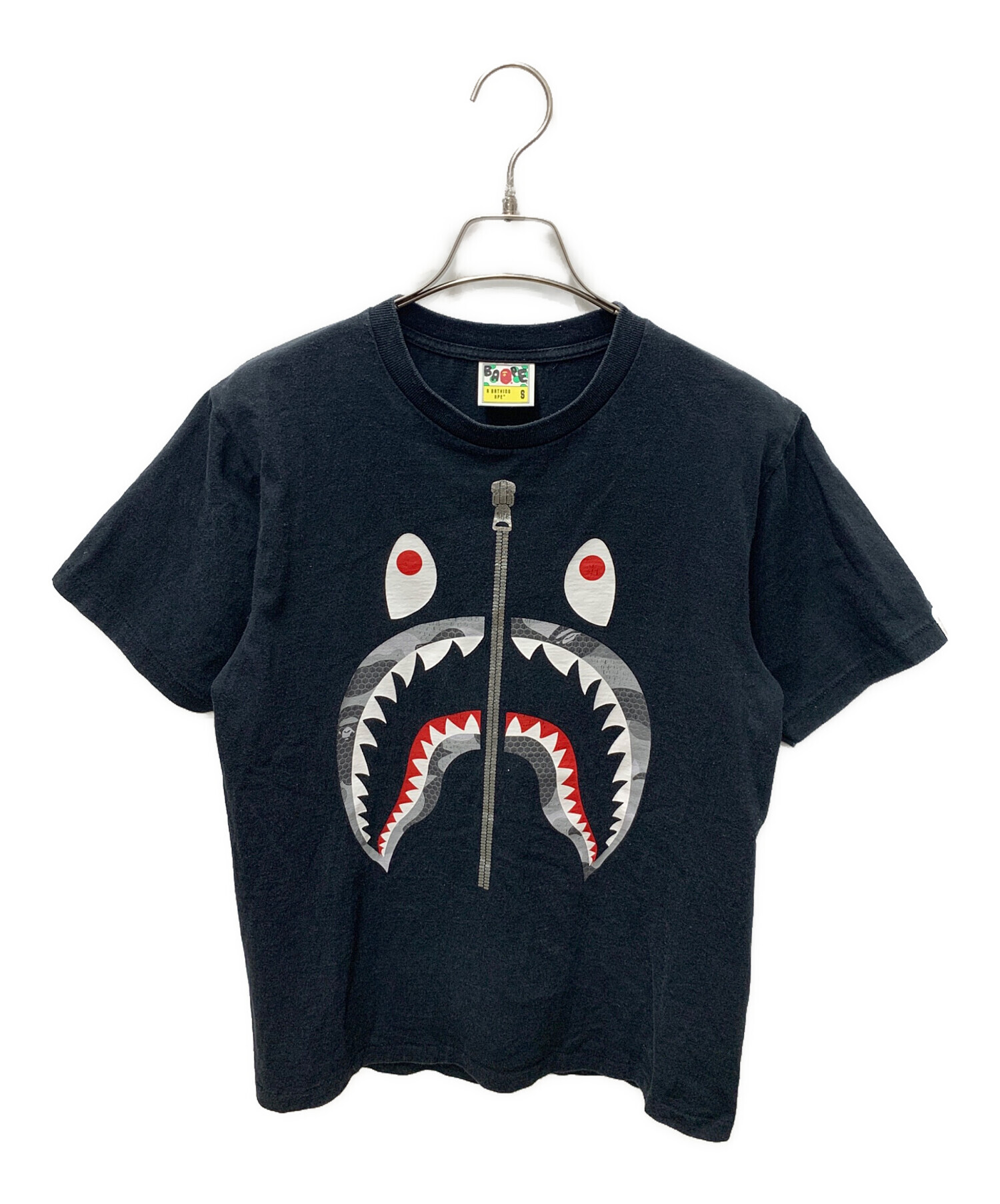 未使用品　アベイシングエイプ Tシャツ S カモ柄 エイプヘッド ユニセックス 中古・古着通販】BAPE BY A BATHING APE (ベイプバイアベイシング
