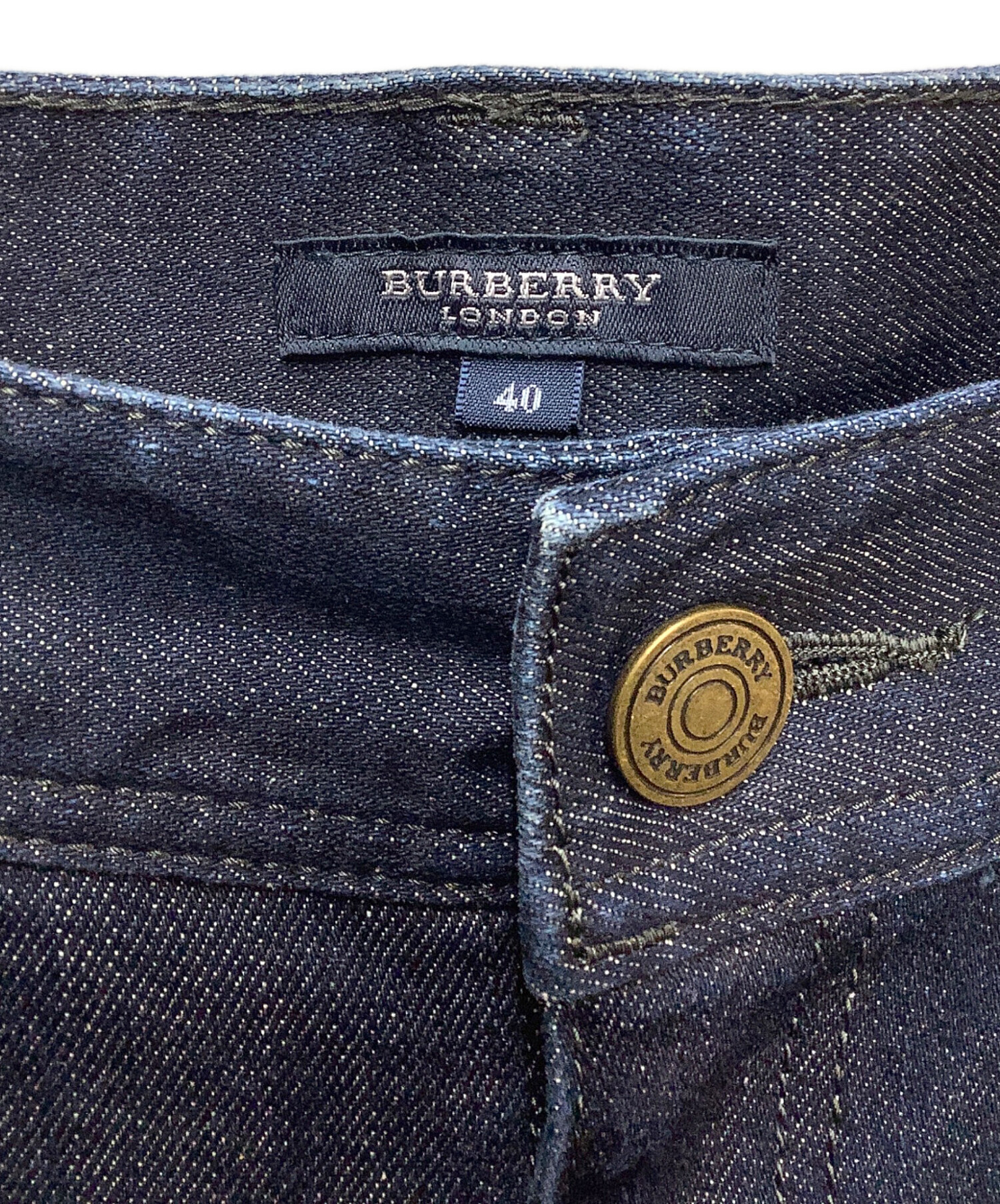 中古・古着通販】BURBERRY (バーバリー) デニムパンツ ネイビー サイズ 中古・古着通販】BURBERRY (バーバリー) デニムパンツ ネイビー サイズ