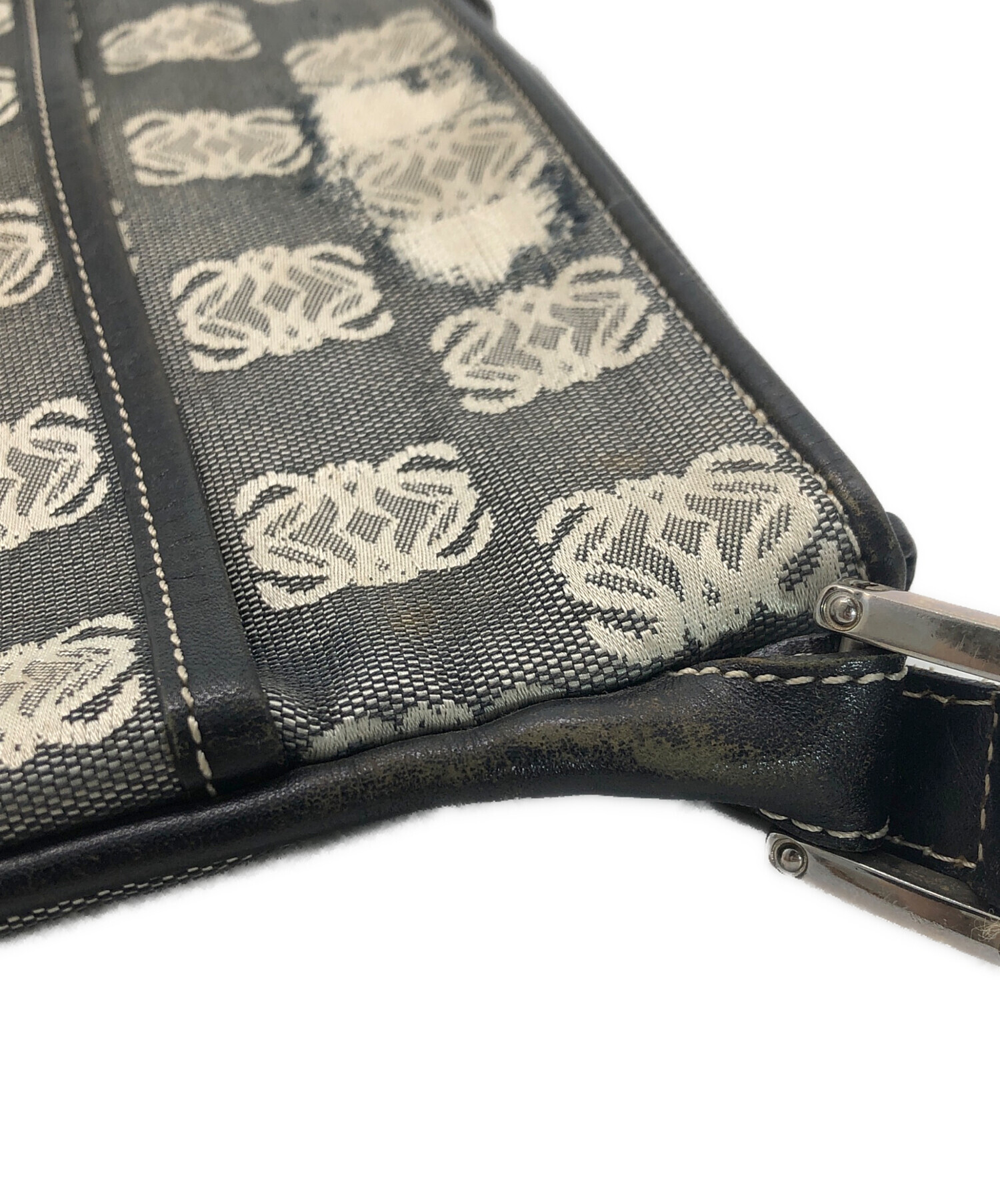 中古・古着通販】LOEWE (ロエベ) ショルダーバッグ グレー｜ブランド