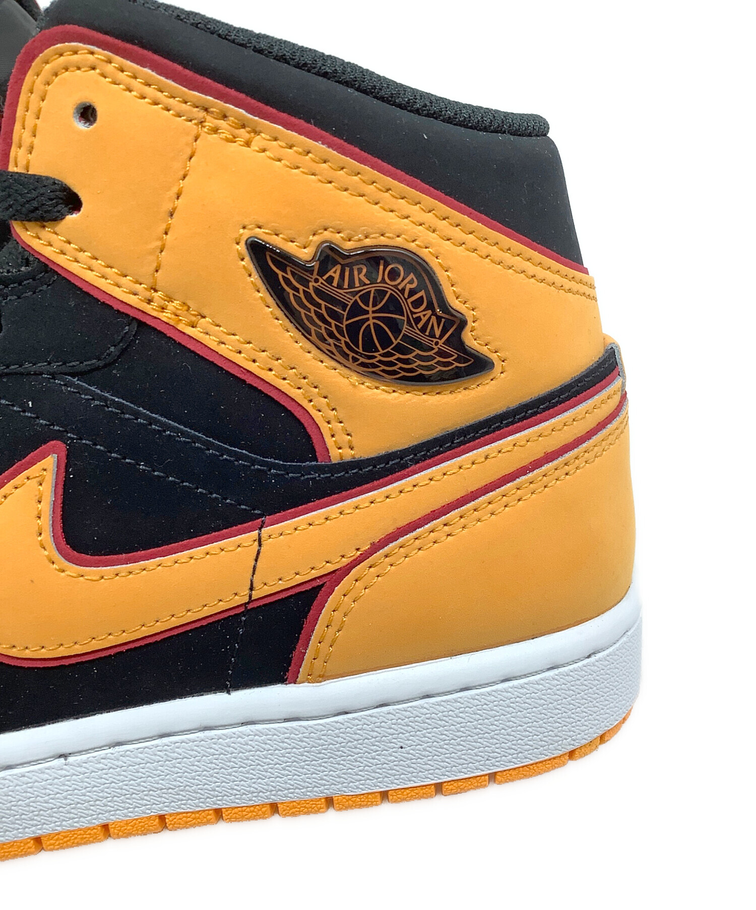 中古・古着通販】NIKE (ナイキ) Air Jordan 1 Mid SE オレンジ サイズ 