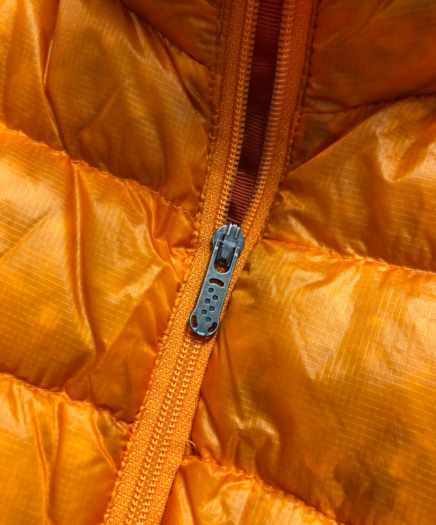 中古・古着通販】Patagonia (パタゴニア) ダウンジャケット オレンジ 