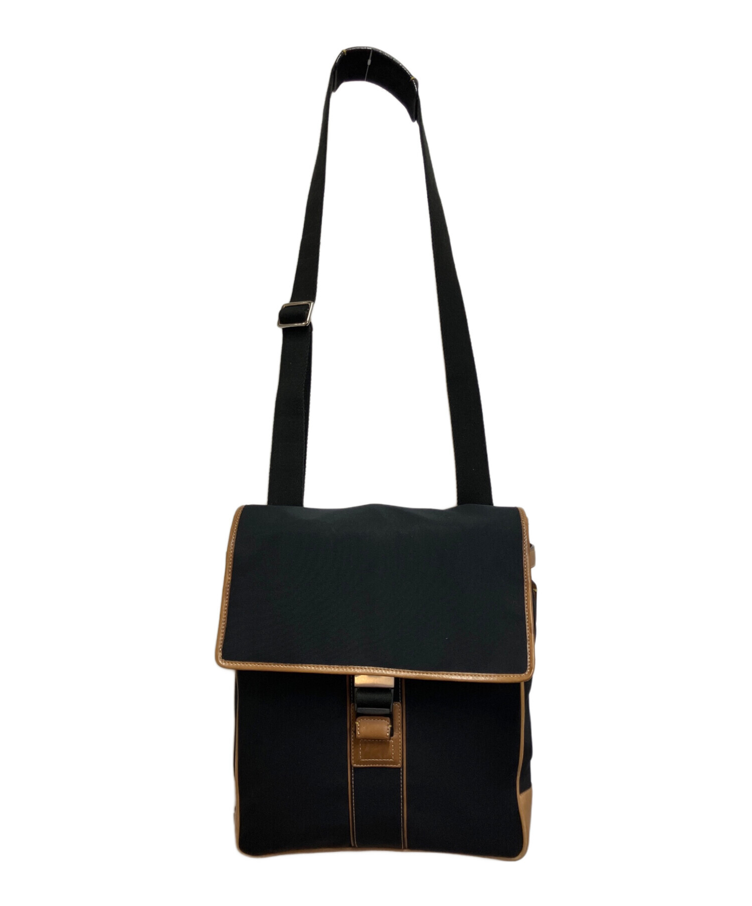 『中古美品』コーチ（coach）　メッセンジャーバッグ 中古・古着通販】COACH (コーチ) キャンバスレザーメッセンジャー