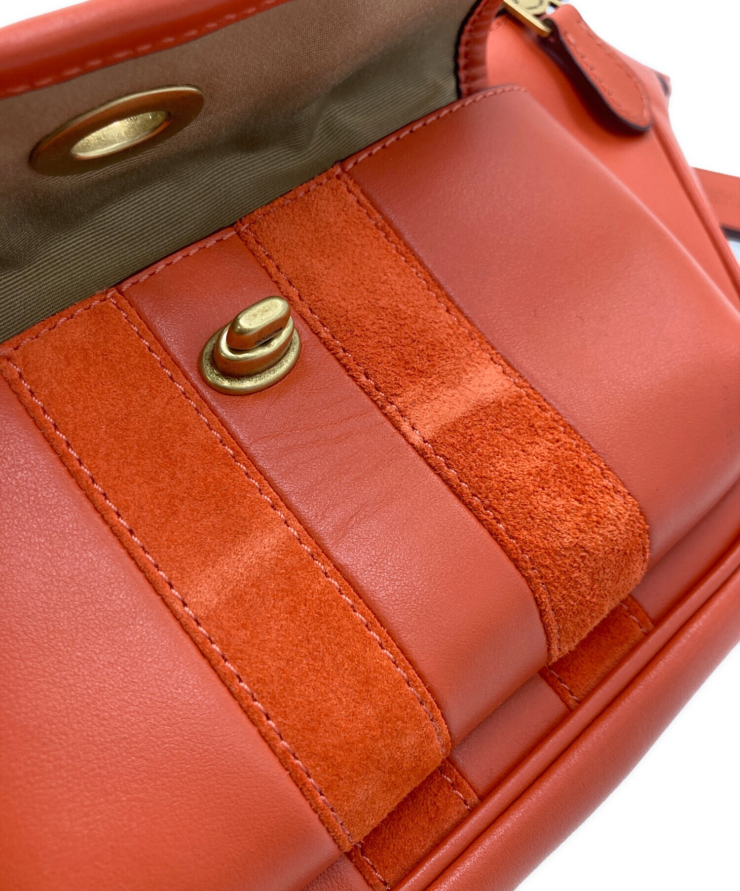 COACH ボディバッグ・ウエストポーチ オレンジと赤 中古・古着通販】COACH (コーチ) ウエストバッグ オレンジ｜ブランド