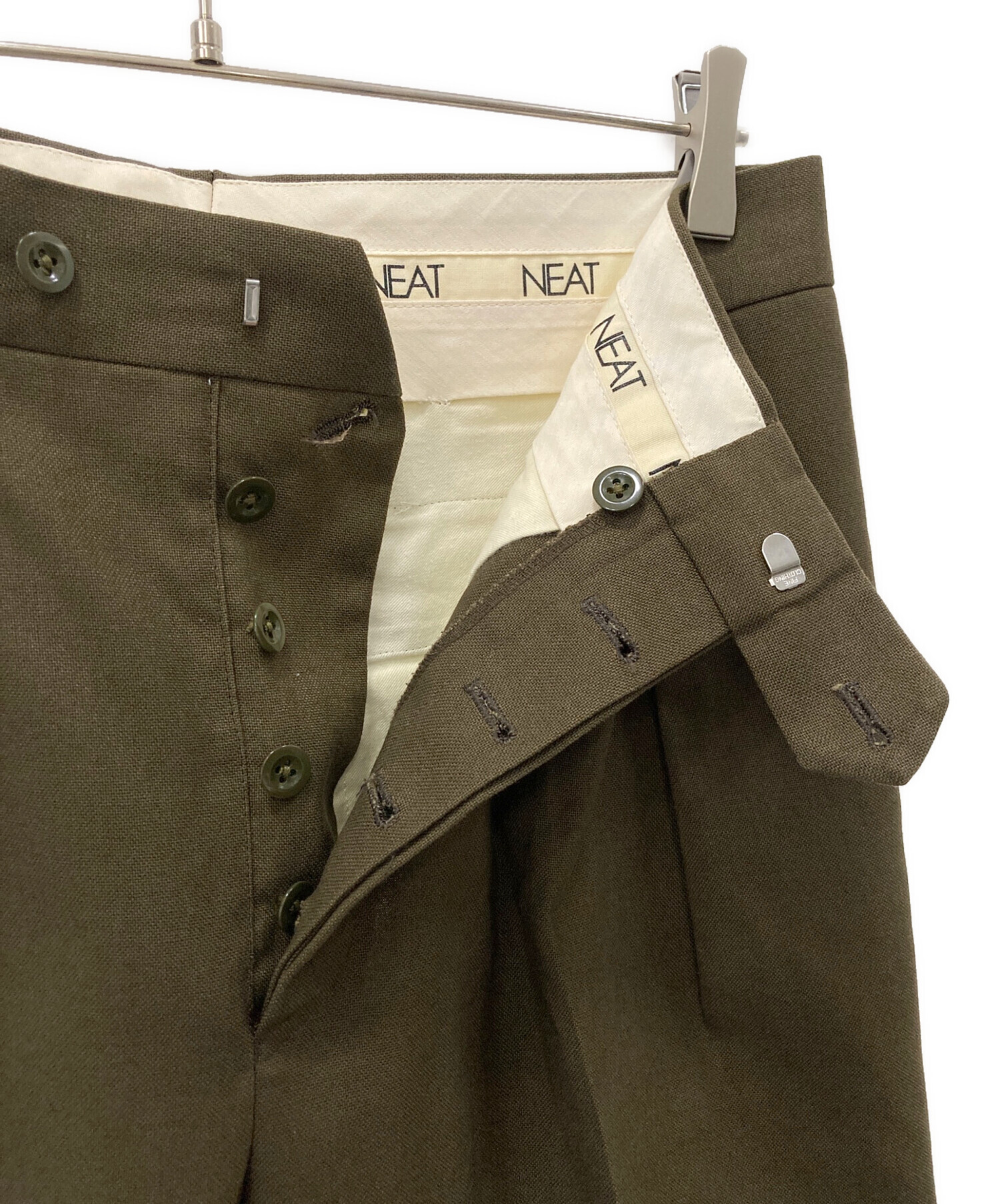 中古・古着通販】NEAT (ニート) タックテーパードパンツ オリーブ