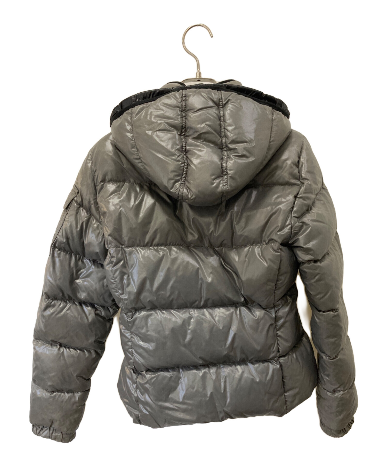 モンクレール　ダウンジャケット中古　レディース 中古・古着通販】MONCLER (モンクレール) ダウンジャケット グレー