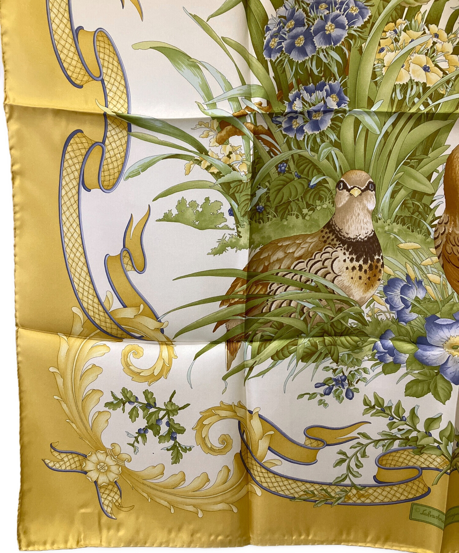 【未使用・箱付】サルヴァトーレ フェラガモ シルクスカーフ ボタニカル柄 中古・古着通販】Salvatore Ferragamo (サルヴァトーレ フェラガモ