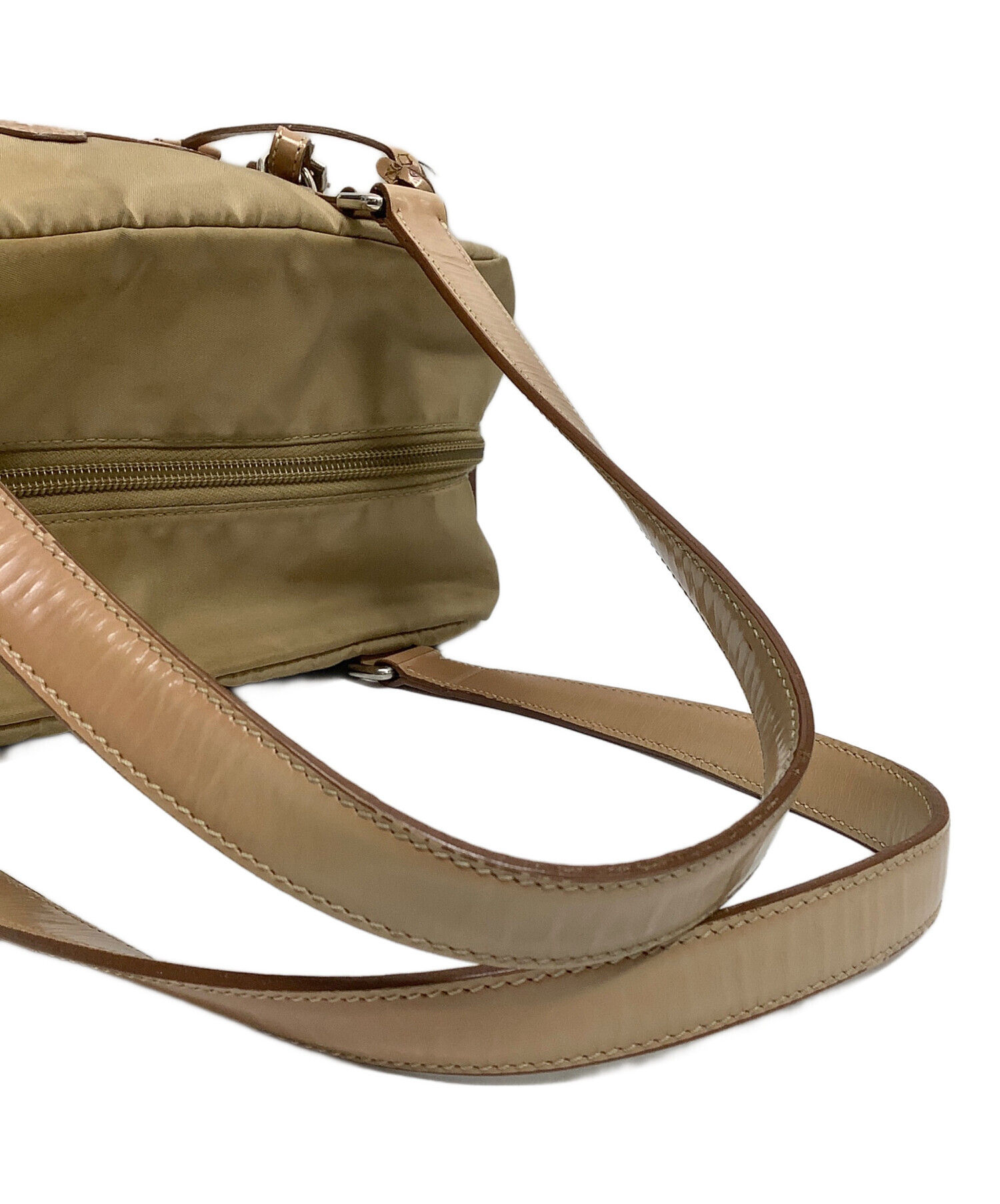 PRADA プラダ ナイロン ハンドバッグ ベージュ 中古・古着通販】PRADA (プラダ) ナイロンハンドバッグ ベージュ