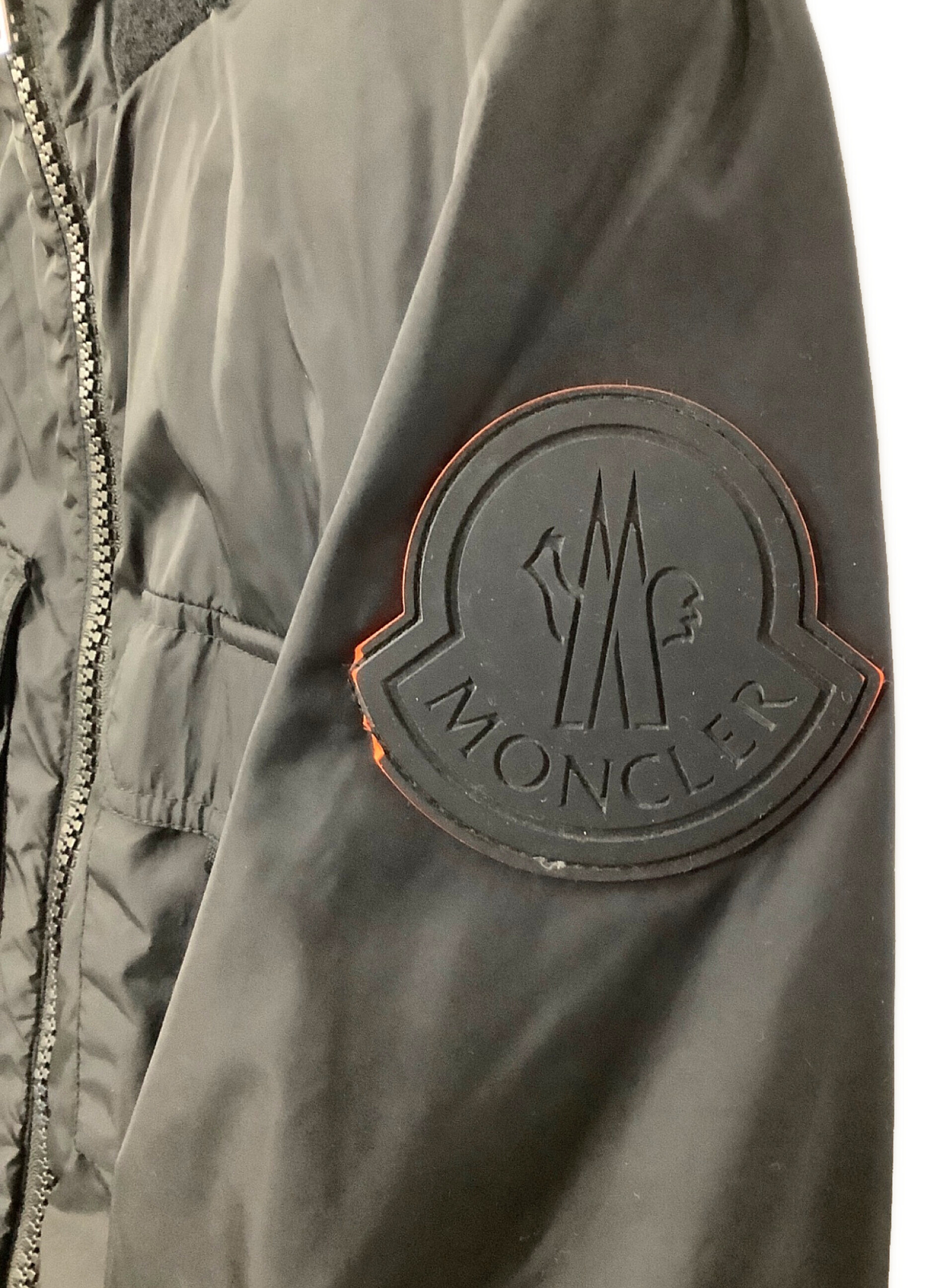 未使用 MONCLER ナイロンジャケット レディース Lサイズ 3032433 未使用 MONCLER ナイロンジャケット レディース Lサイズ 3032433