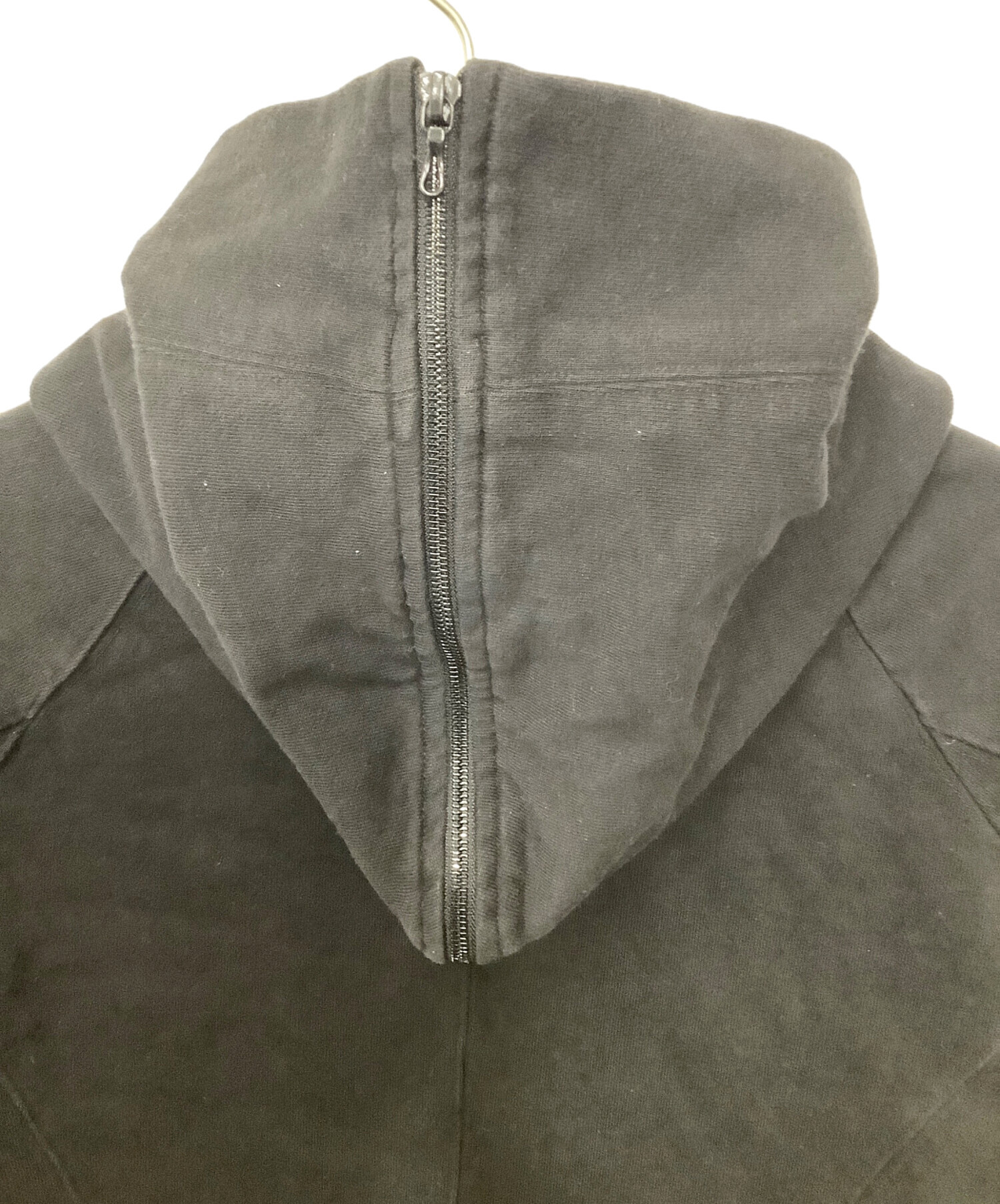 中古・古着通販】JULIUS (ユリウス) ジオメトリックパーカー ブラック