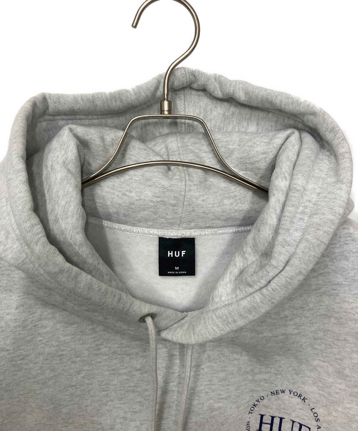 中古・古着通販】HUF (ハフ) プルオーバーパーカー グレー サイズ:M