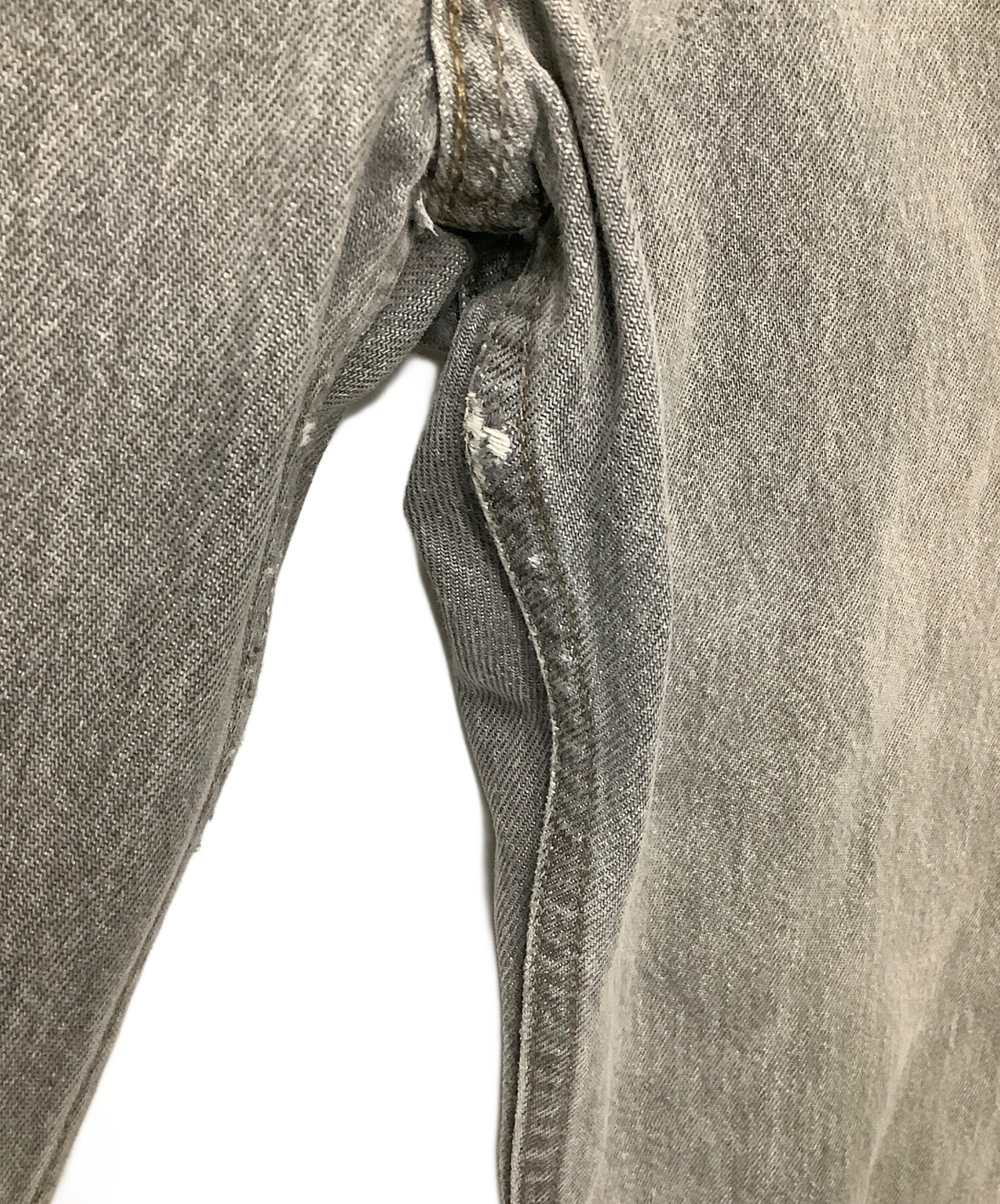 中古・古着通販】LEVI'S (リーバイス) デニムパンツ グレー サイズ:W33