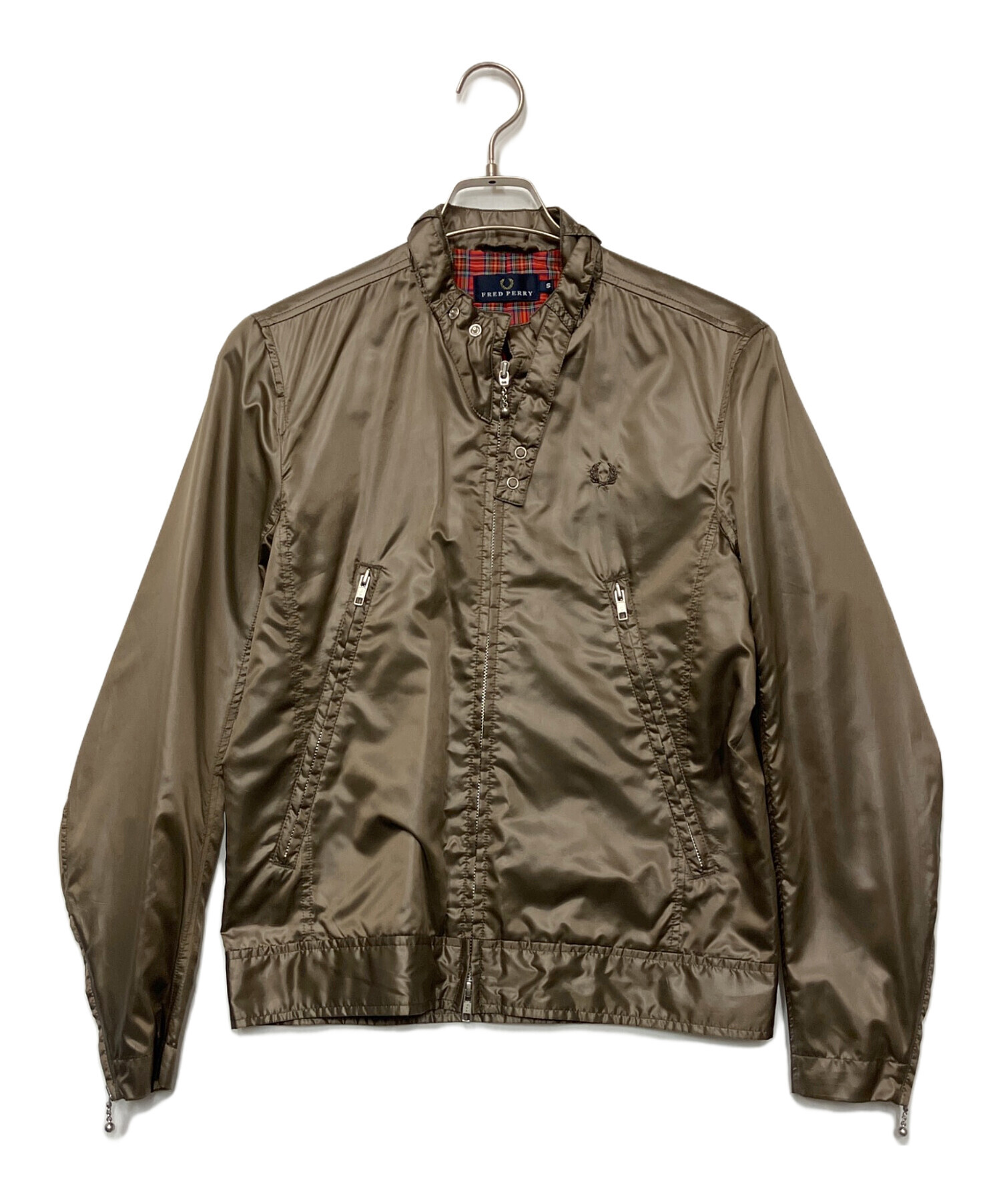 Fred Perry ベージュ ジャケット 中古・古着通販】FRED PERRY (フレッドペリー) ナイロンジャケット