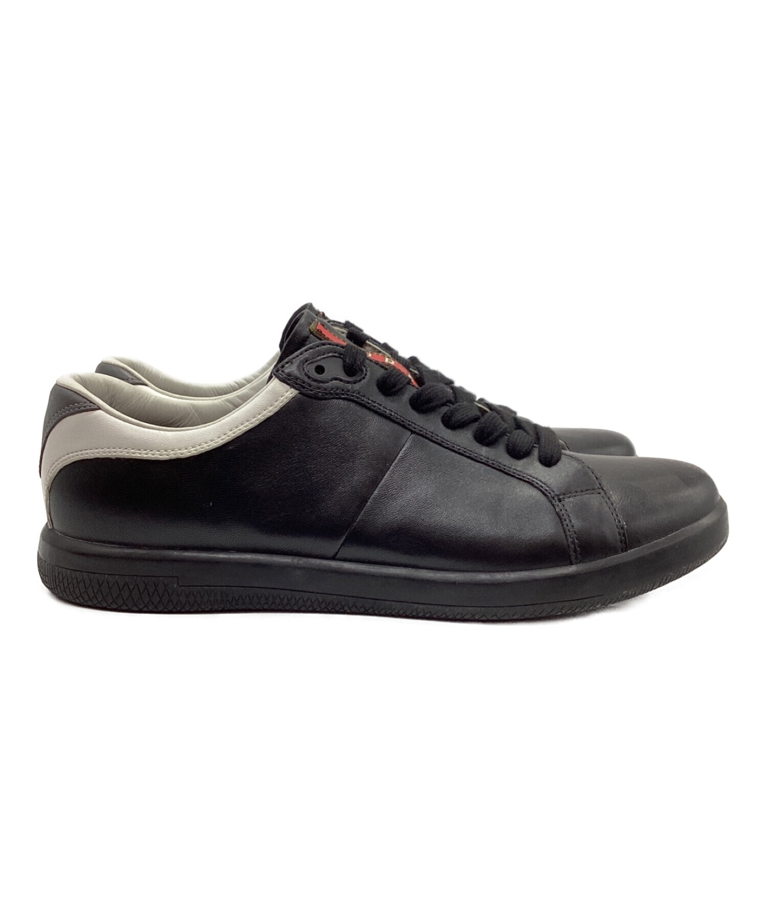 PRADA ブラックレザー スニーカー 中古・古着通販】PRADA (プラダ) レザースニーカー ブラック