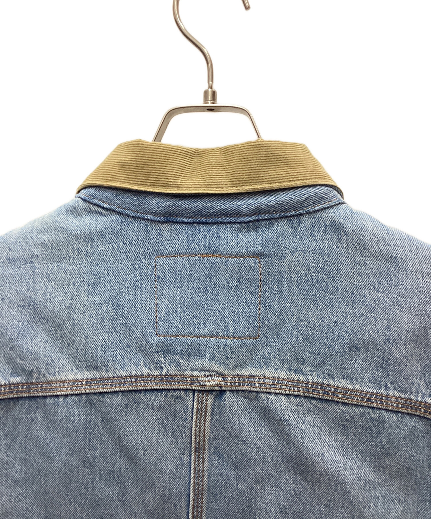 【新品未使用】Levi's デニムジャケット　Mサイズ 中古・古着通販】LEVI'S (リーバイス) デニムトラッカージャケット