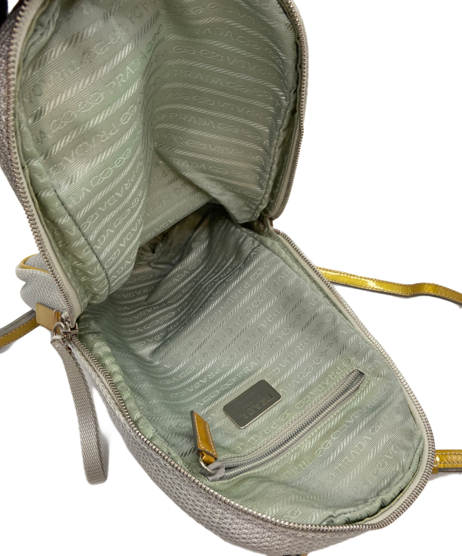 中古・古着通販】PRADA (プラダ) リュック ホワイト｜ブランド・古着