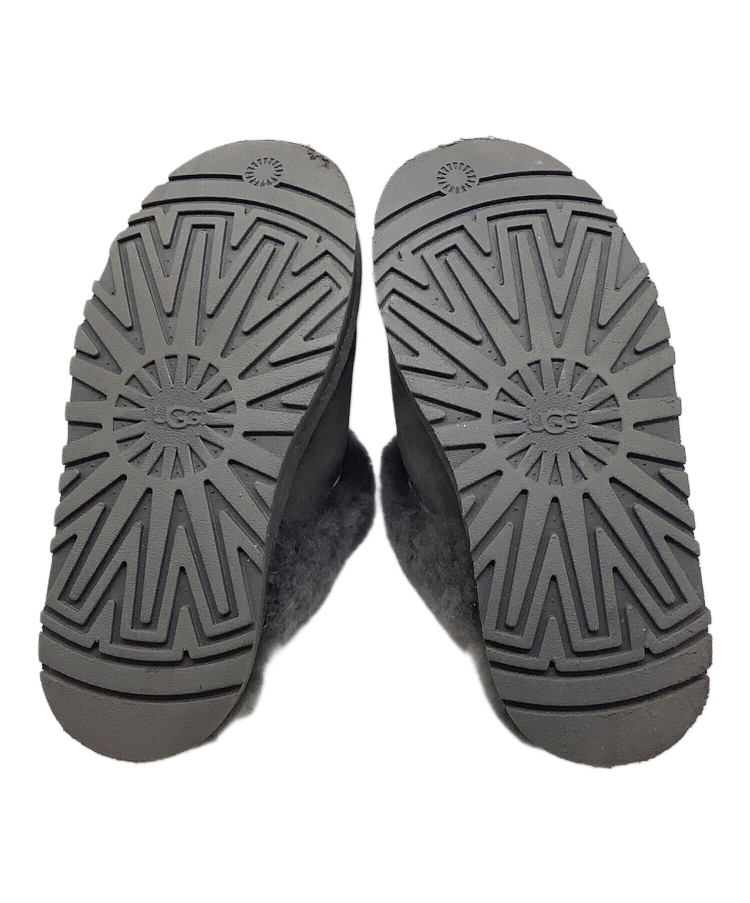 ugg 22cm 新品未使用 中古・古着通販】UGG (アグ) ムートンシューズISQUETTE グレー サイズ