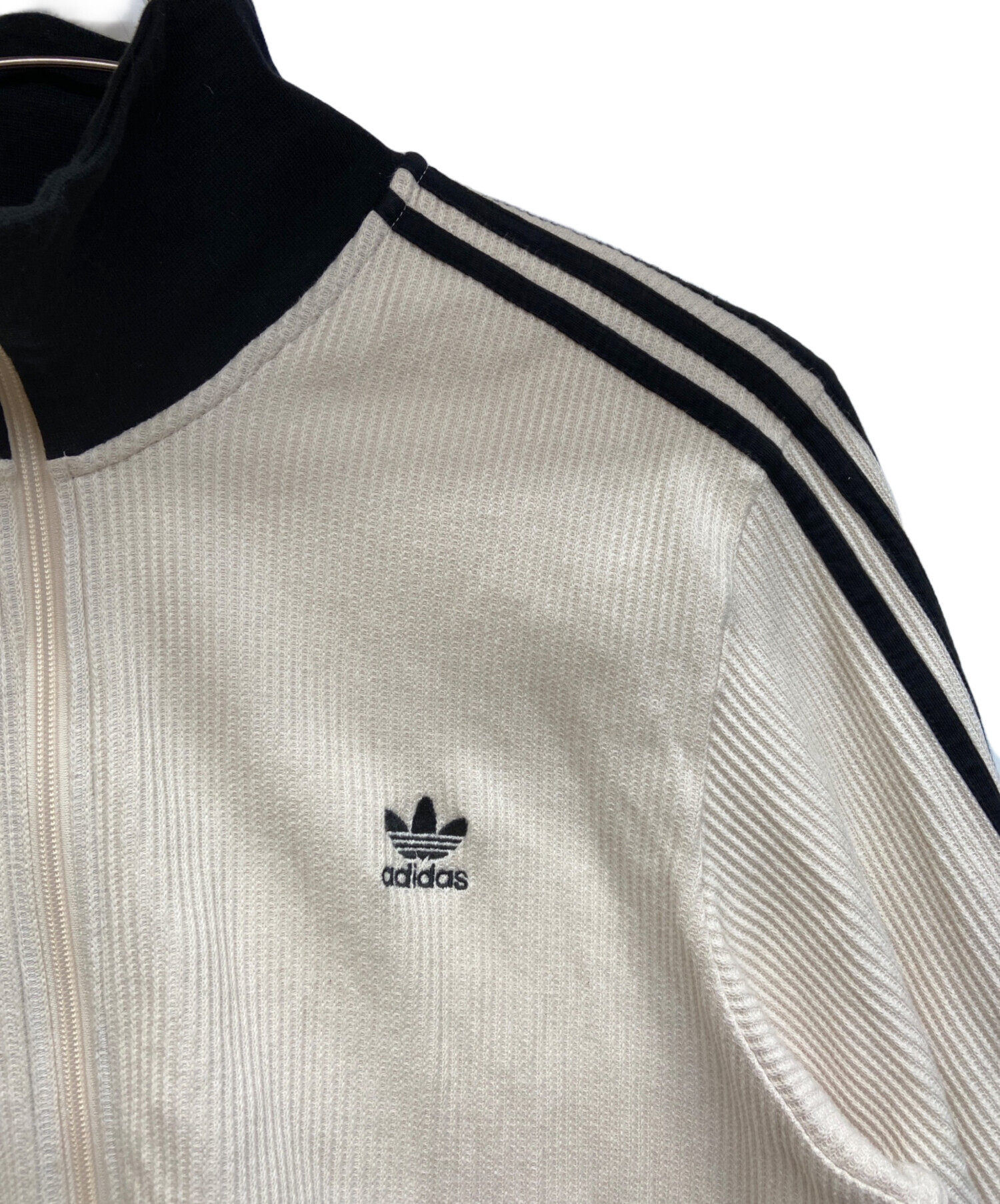 中古・古着通販】adidas (アディダス) トラックジャケット アイボリー