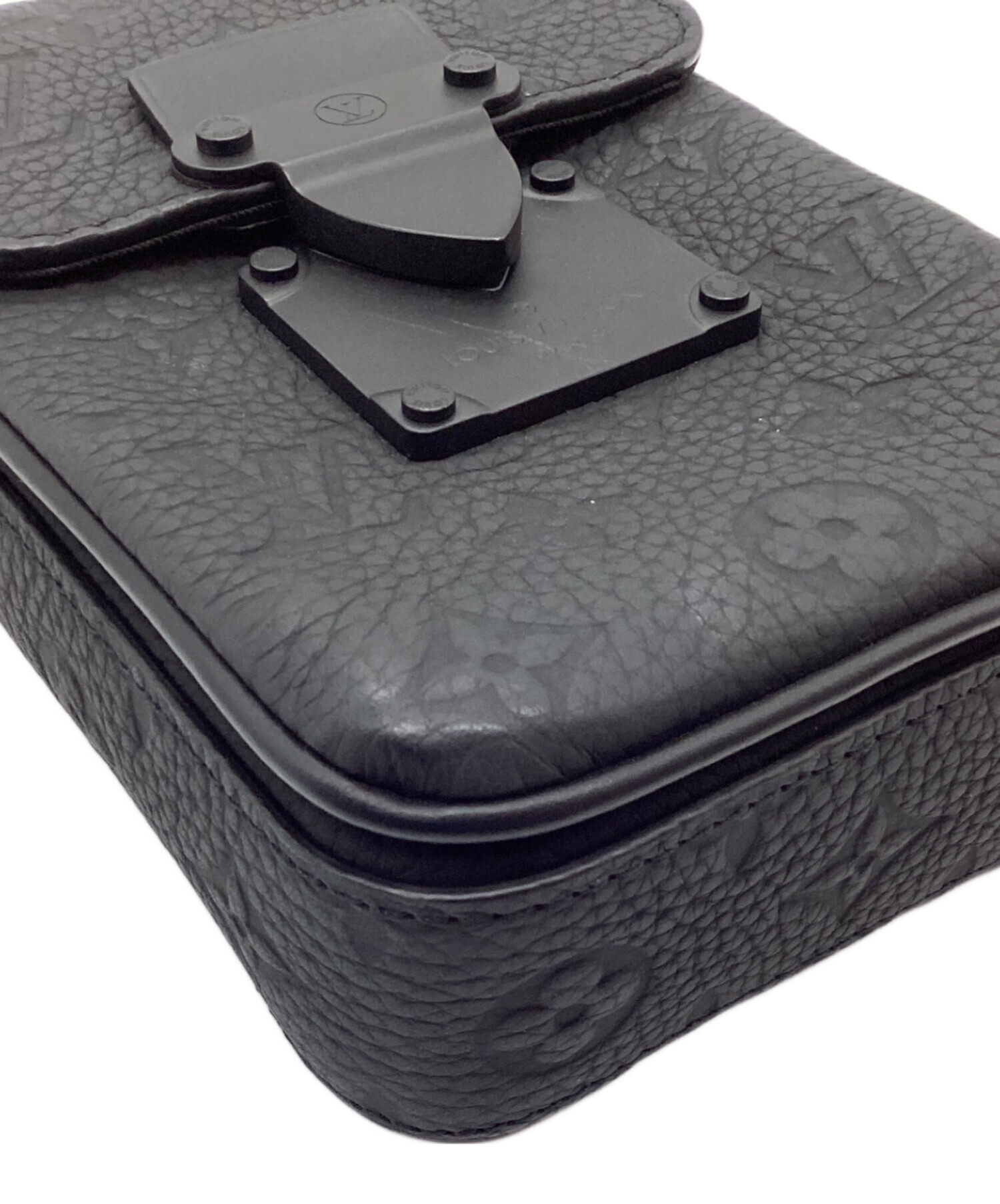 LOUIS VUITTON ルイヴィトン ショルダーバッグ  黒 【古着】【中古】【送料無料】 中古・古着通販】LOUIS VUITTON (ルイ ヴィトン) ショルダーバッグ