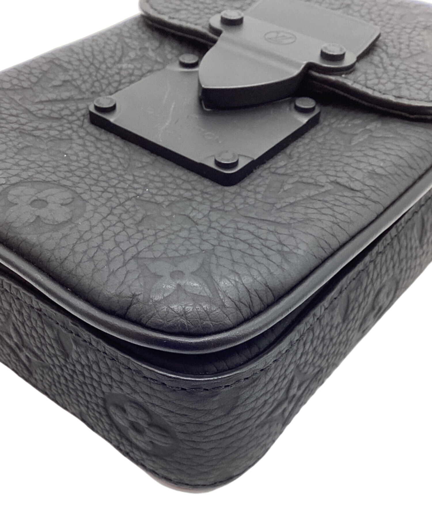 LOUIS VUITTON ルイヴィトン ショルダーバッグ  黒 【古着】【中古】【送料無料】 中古・古着通販】LOUIS VUITTON (ルイ ヴィトン) ショルダーバッグ