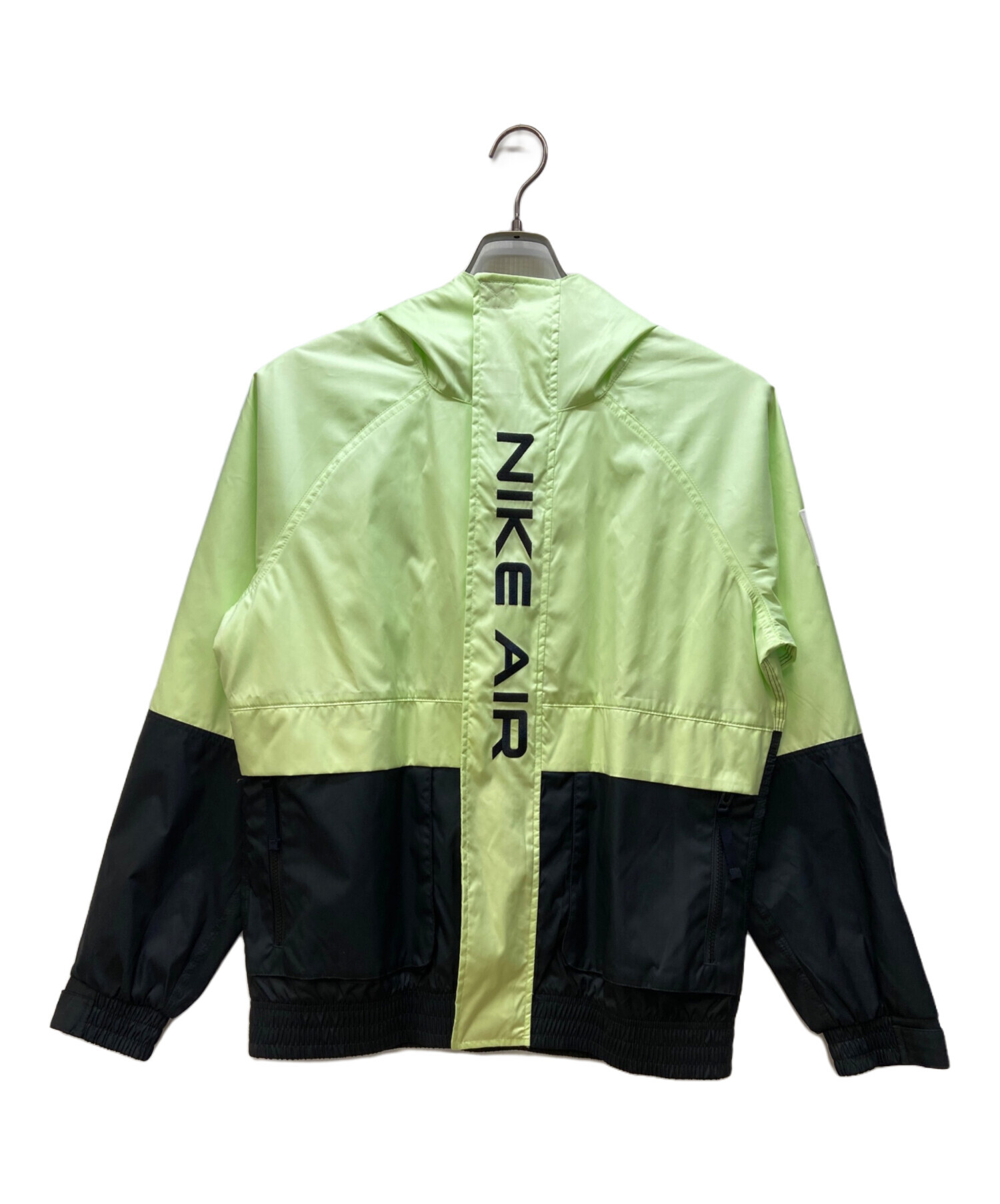  ナイロンジャケット 緑/黒 中古・古着通販】NIKE (ナイキ) ナイロンジャケット グリーン サイズ:M