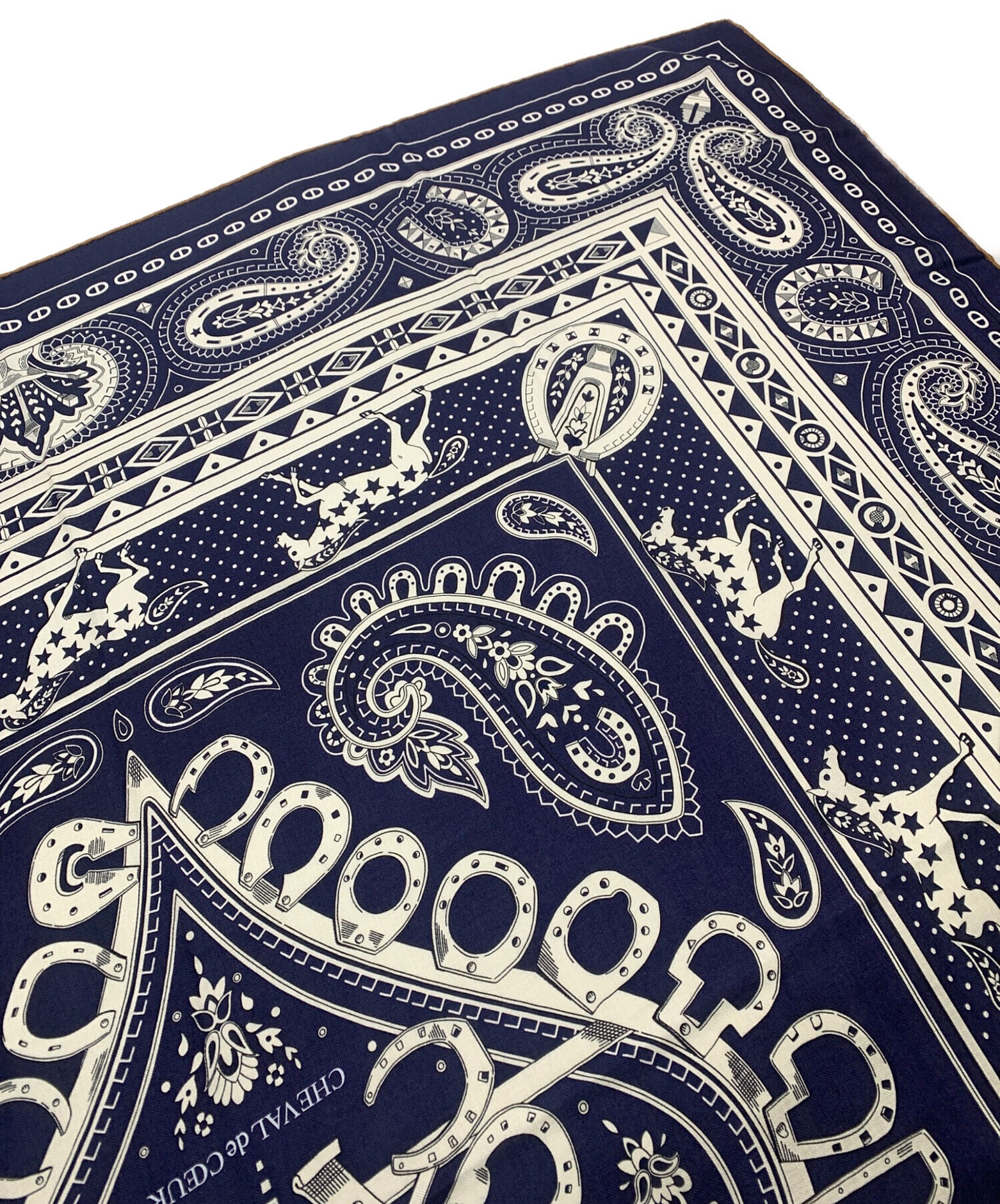 【新品未使用】エルメス シュヴァルドゥクール　バンダナカレジェアン140 新品未使用】エルメス シュヴァルドゥクール バンダナカレジェアン140