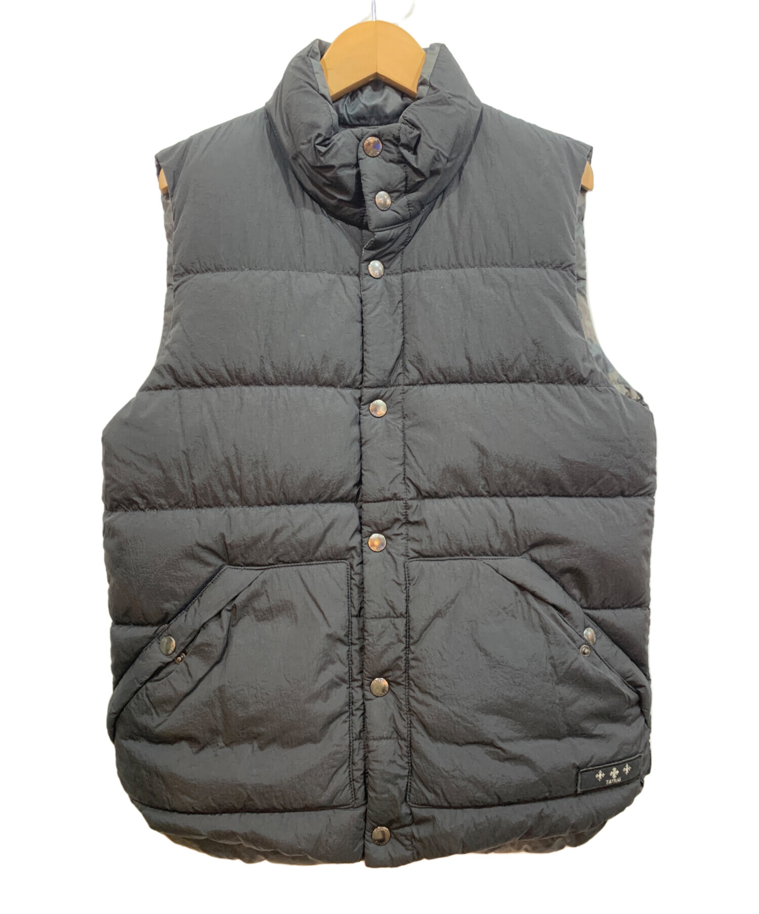 TATRAS グレー ダウンベスト01