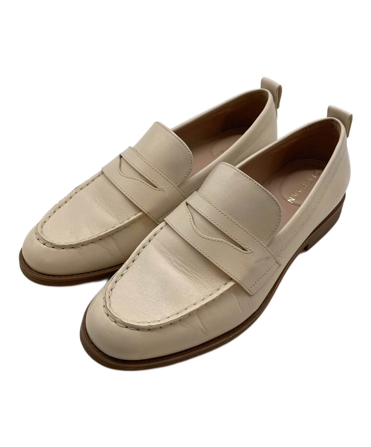 【新品未使用】COLE HAAN クリームベージュローファー 中古・古着通販】COLE HAAN (コールハーン) スタッシペニーローファー
