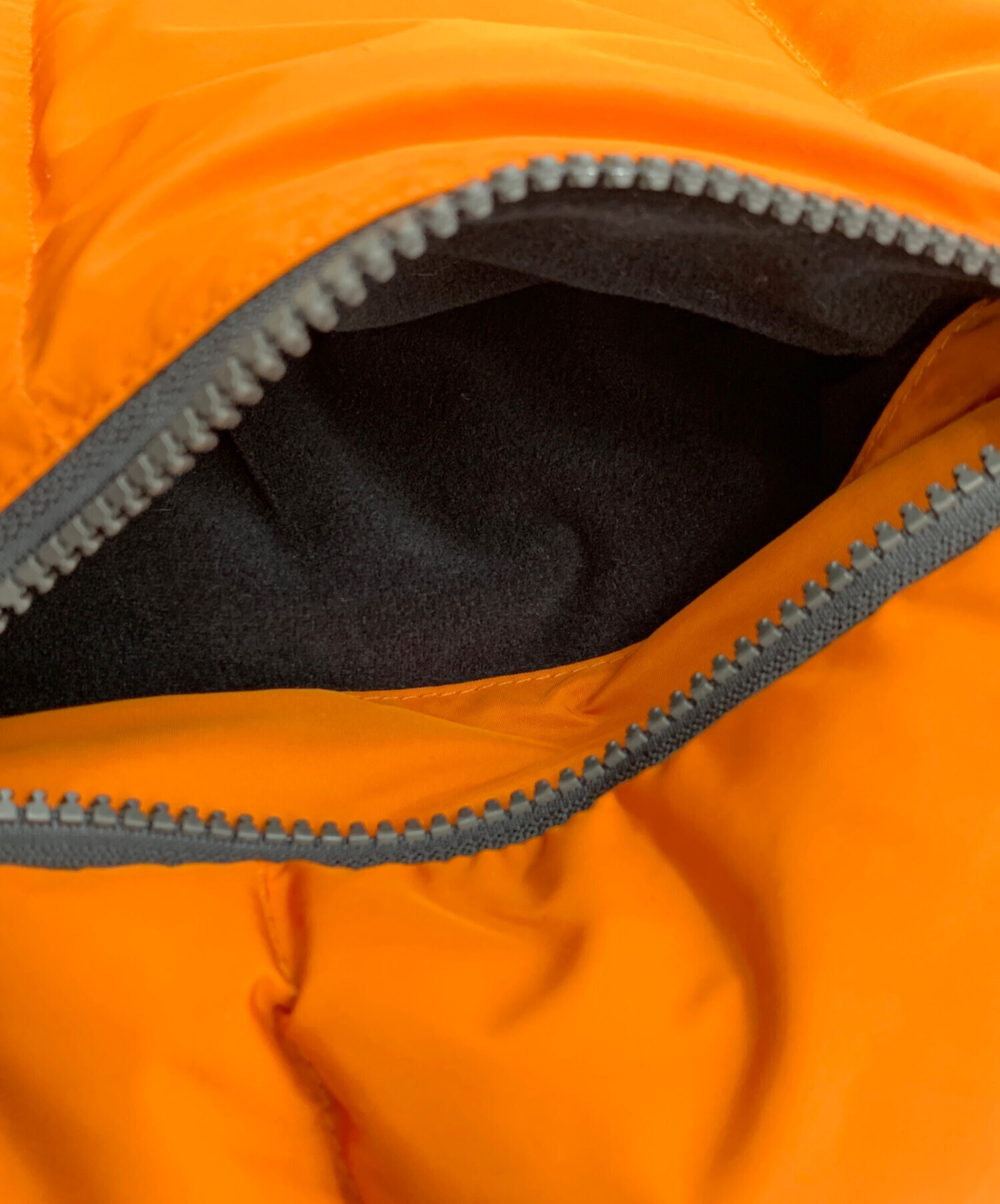 中古・古着通販】VICTORINOX (ビクトリノックス) ダウンベスト