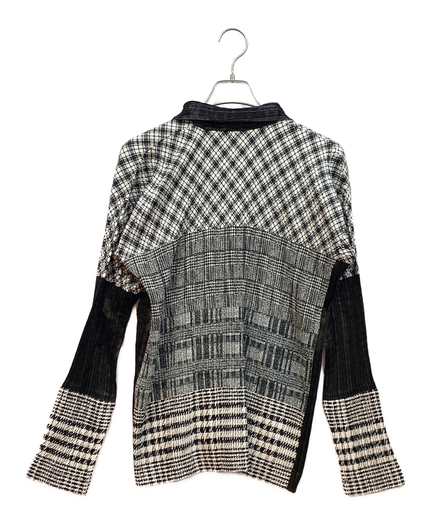 イッセイミヤケ カットソー Tシャツ ストライプ プリーツ ツイスト スキッパー 中古・古着通販】ISSEY MIYAKE (イッセイミヤケ) マーブルプリント