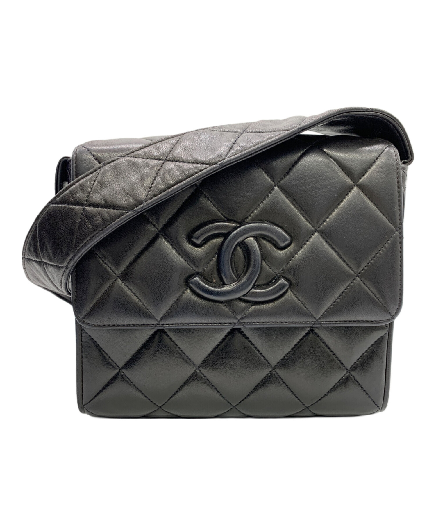 CHANEL シャネル ショルダーバッグ  黒 【古着】【中古】【送料無料】 中古・古着通販】CHANEL (シャネル) チェーンショルダーバッグ