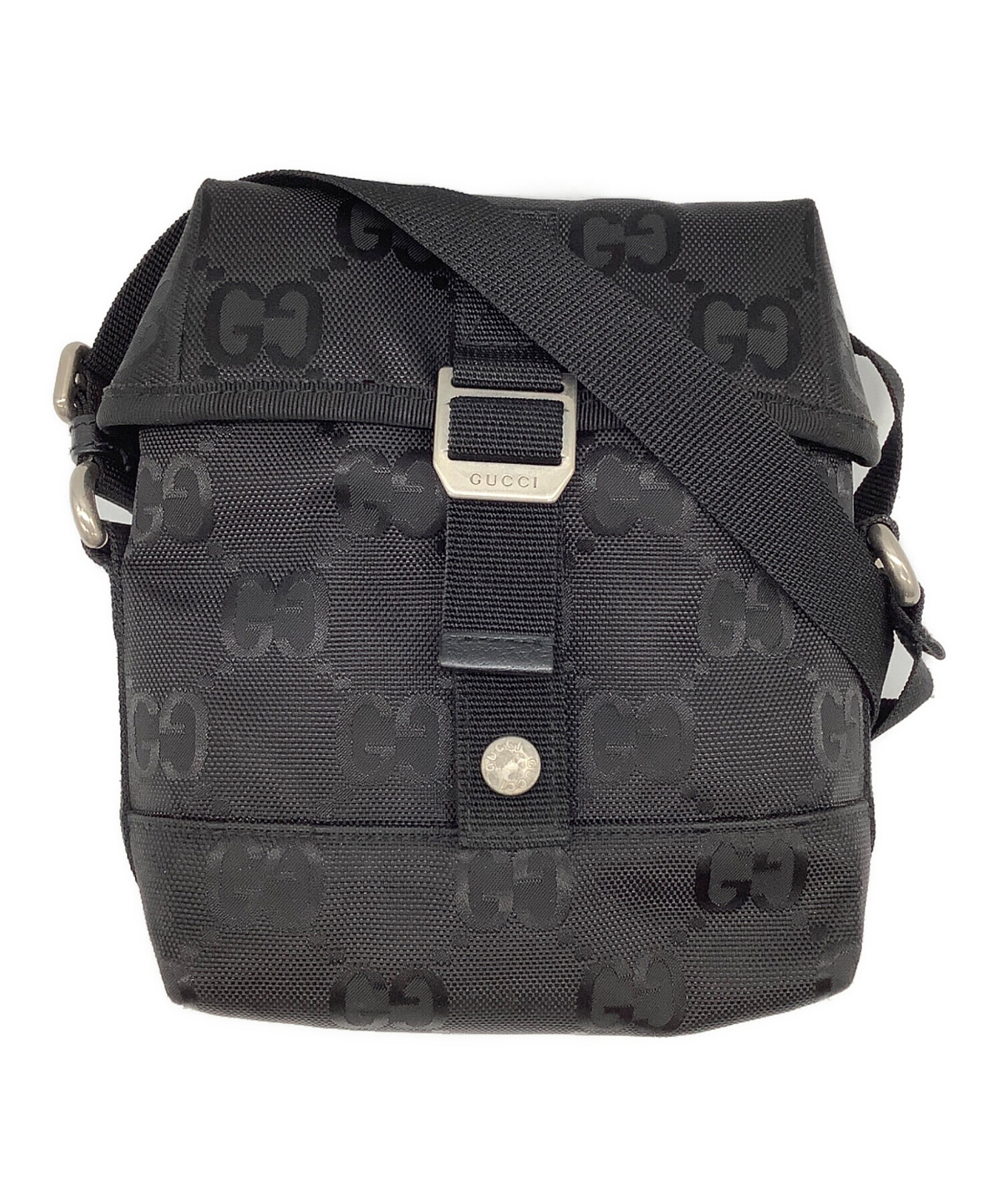 Gucci ブラックナイロンメッセンジャーバッグ 中古・古着通販】GUCCI (グッチ) GGナイロン メッセンジャーバッグ