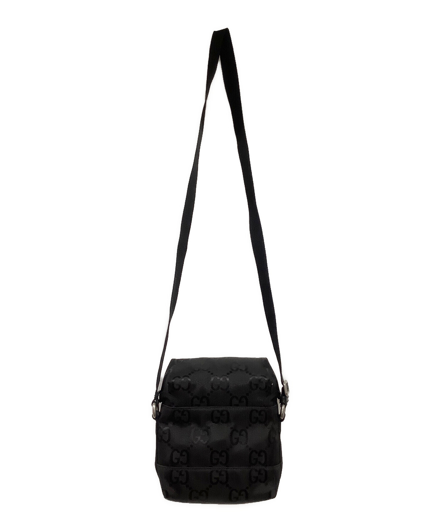 Gucci ブラックナイロンメッセンジャーバッグ 中古・古着通販】GUCCI (グッチ) GGナイロン メッセンジャーバッグ