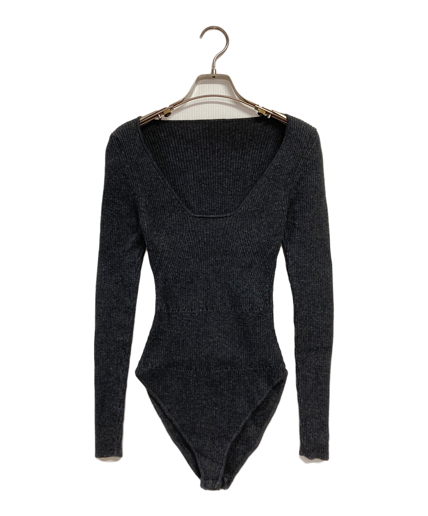 中古・古着通販】JACQUEMUS (ジャックムス) リブニット ボディ 中古・古着通販】JACQUEMUS (ジャックムス) リブニット ボディ