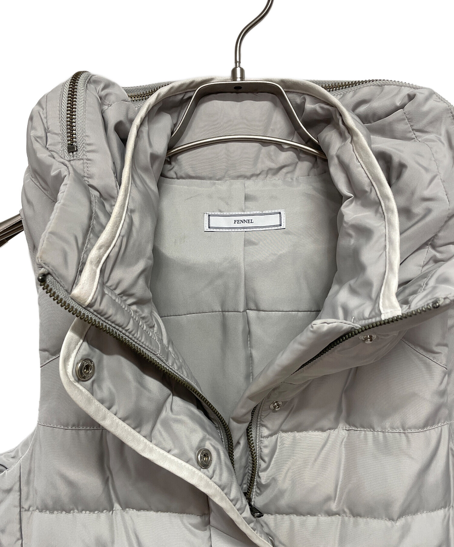 新品タグ付き SCOTCLUB FENNEL ダウンベスト　グレー 中古・古着通販】FENNEL (フェンネル) ダウンベスト グレー サイズ:9号