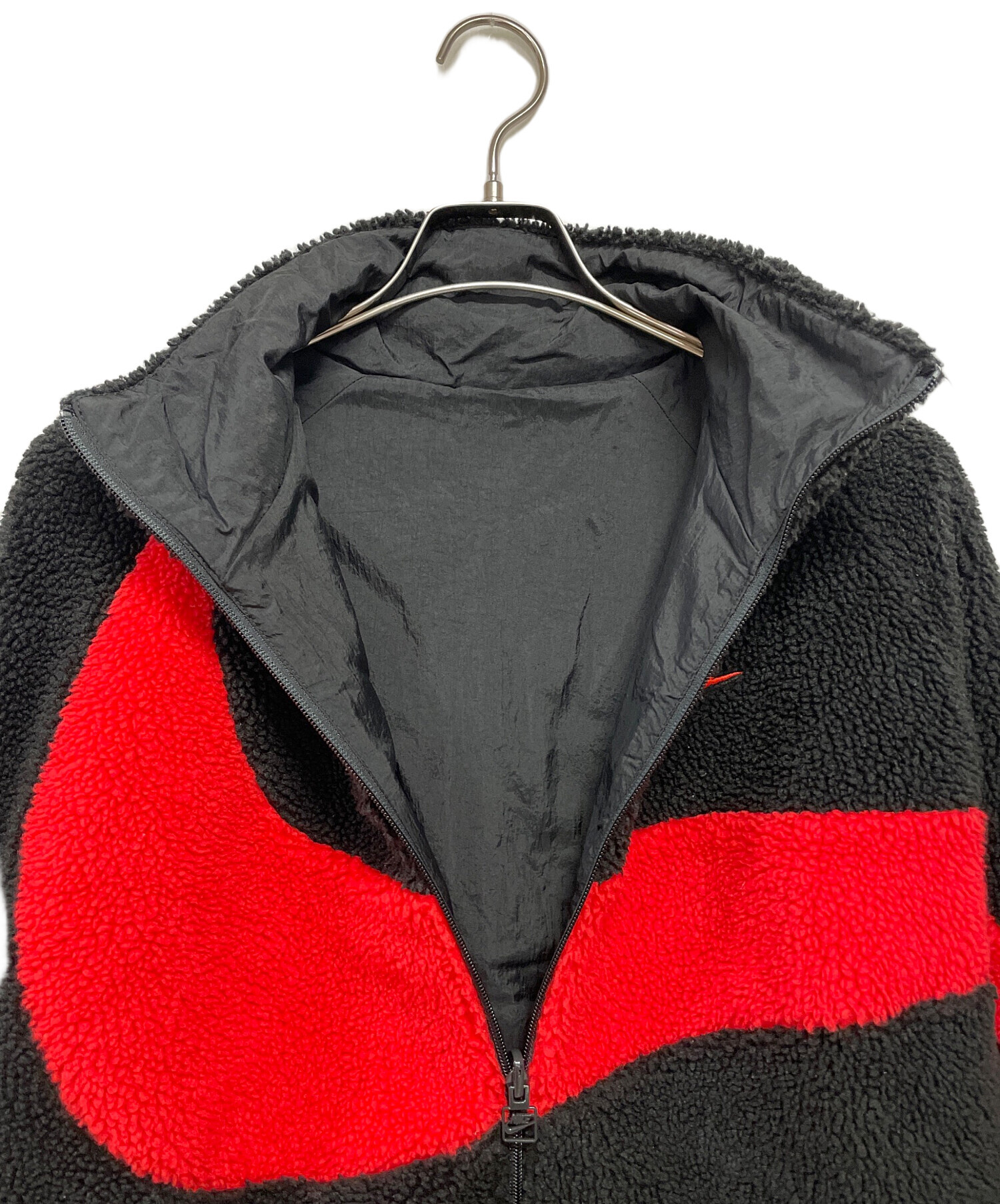 Nike 黒 と赤リバーシブルジャケット 新品タグ付きリバーシブル 中古・古着通販】NIKE (ナイキ) リバーシブルジャケット ブラック